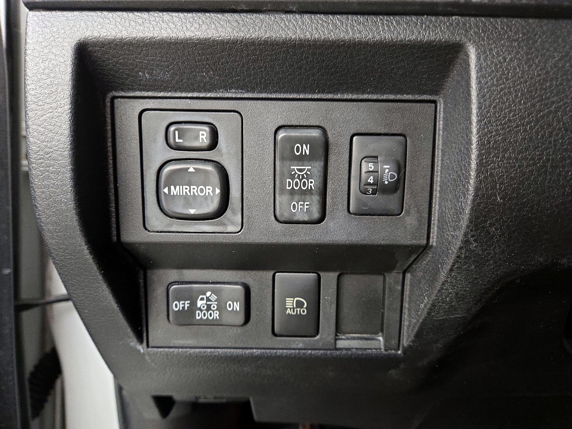 Thumbnail: 2018 Toyota Tundra - 13
