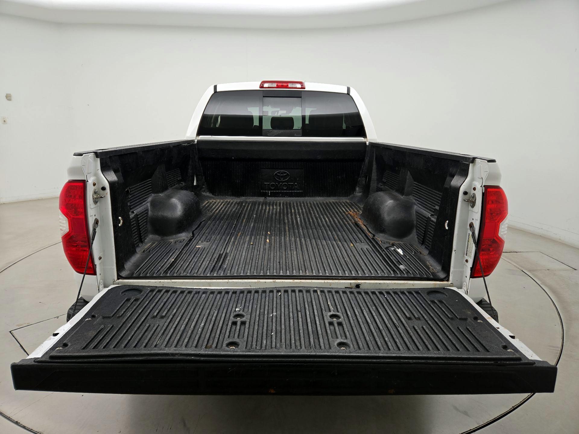 Thumbnail: 2018 Toyota Tundra - 20