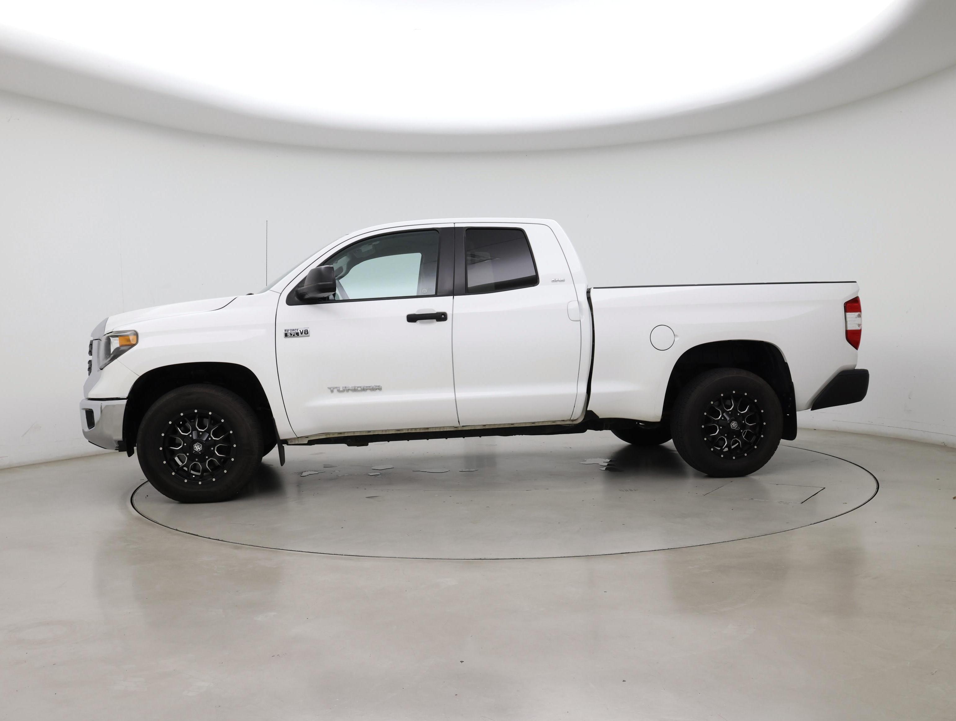 Thumbnail: 2018 Toyota Tundra - 3