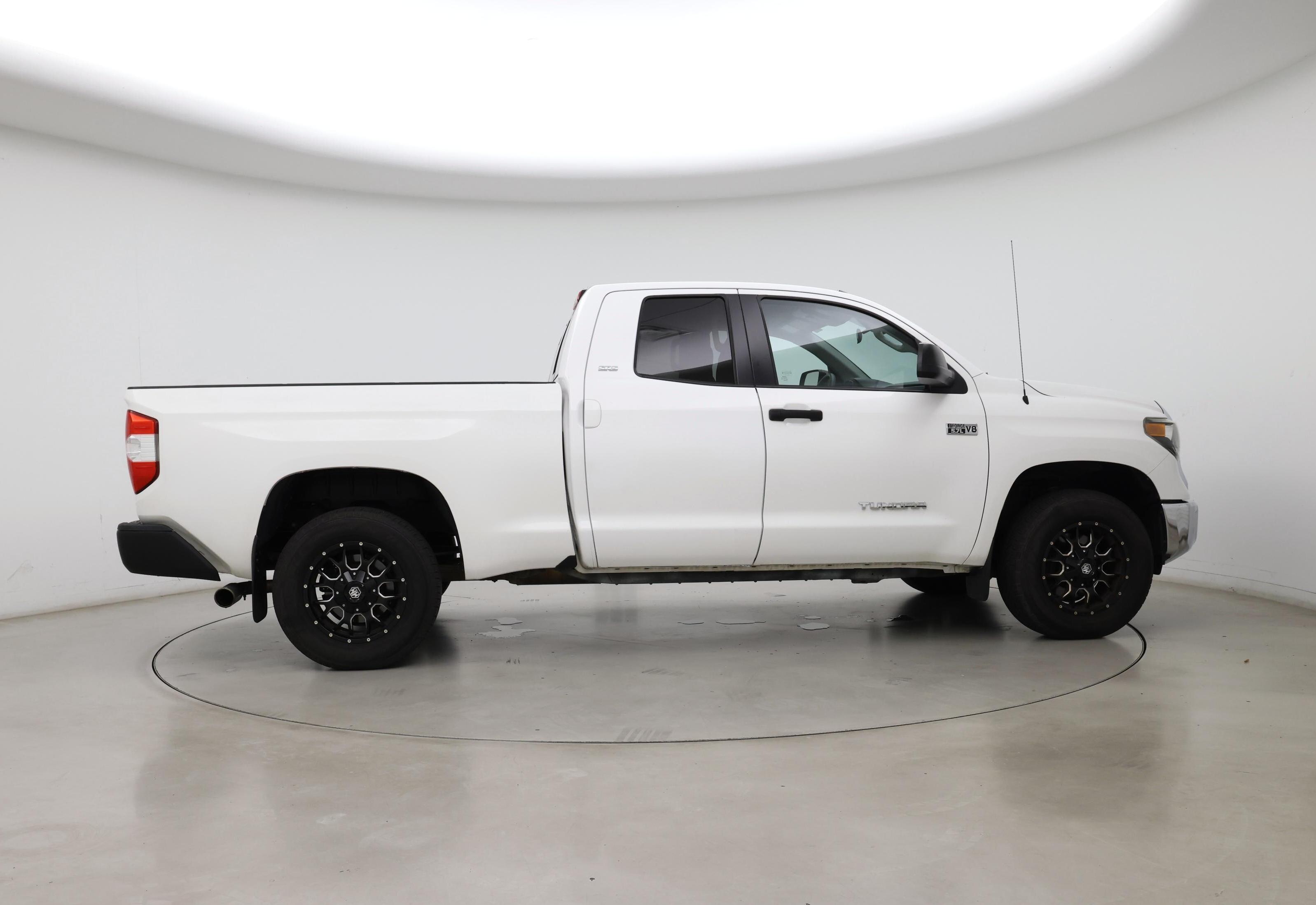 Thumbnail: 2018 Toyota Tundra - 7