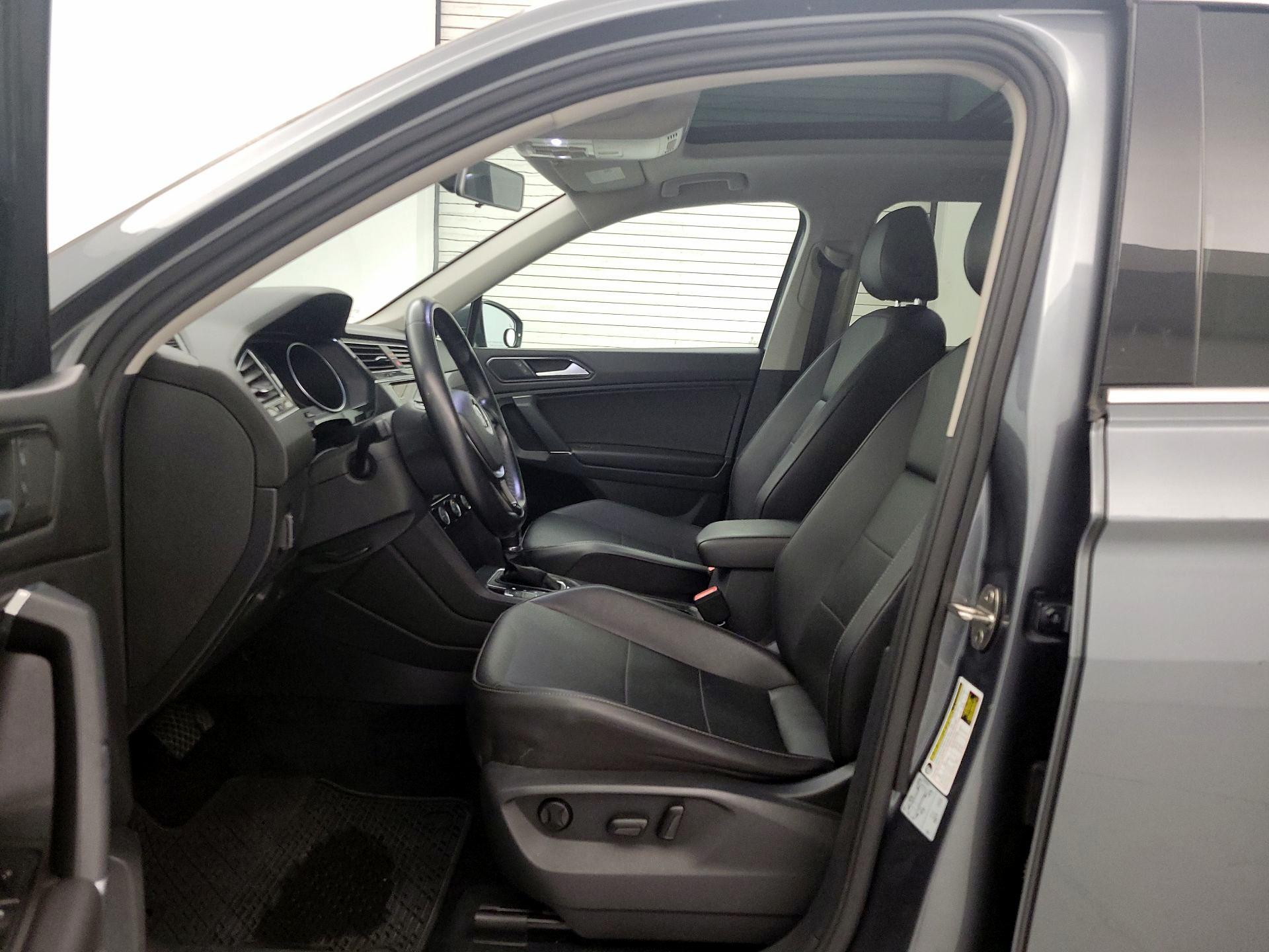Thumbnail: 2018 Volkswagen Tiguan - 11