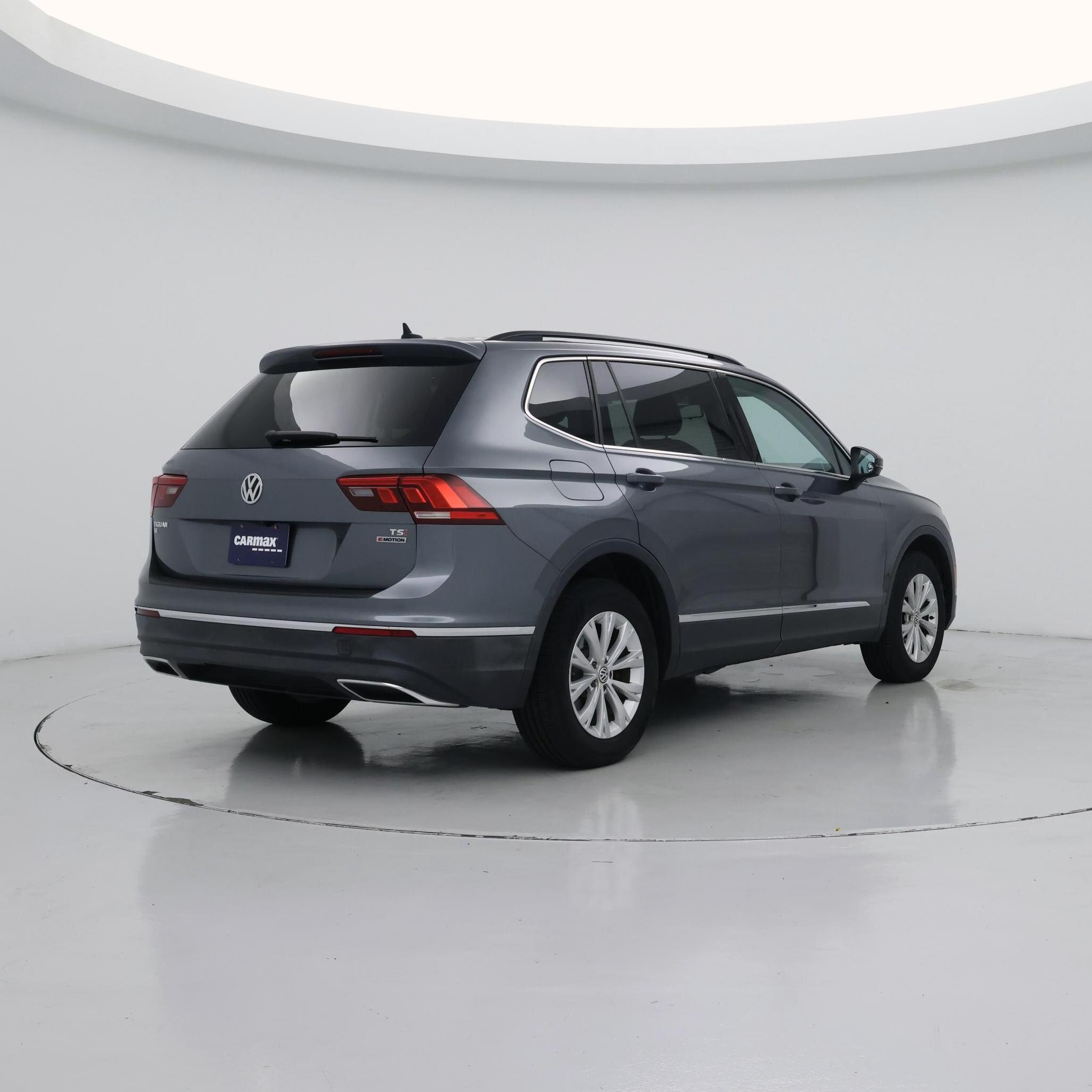 Thumbnail: 2018 Volkswagen Tiguan - 8