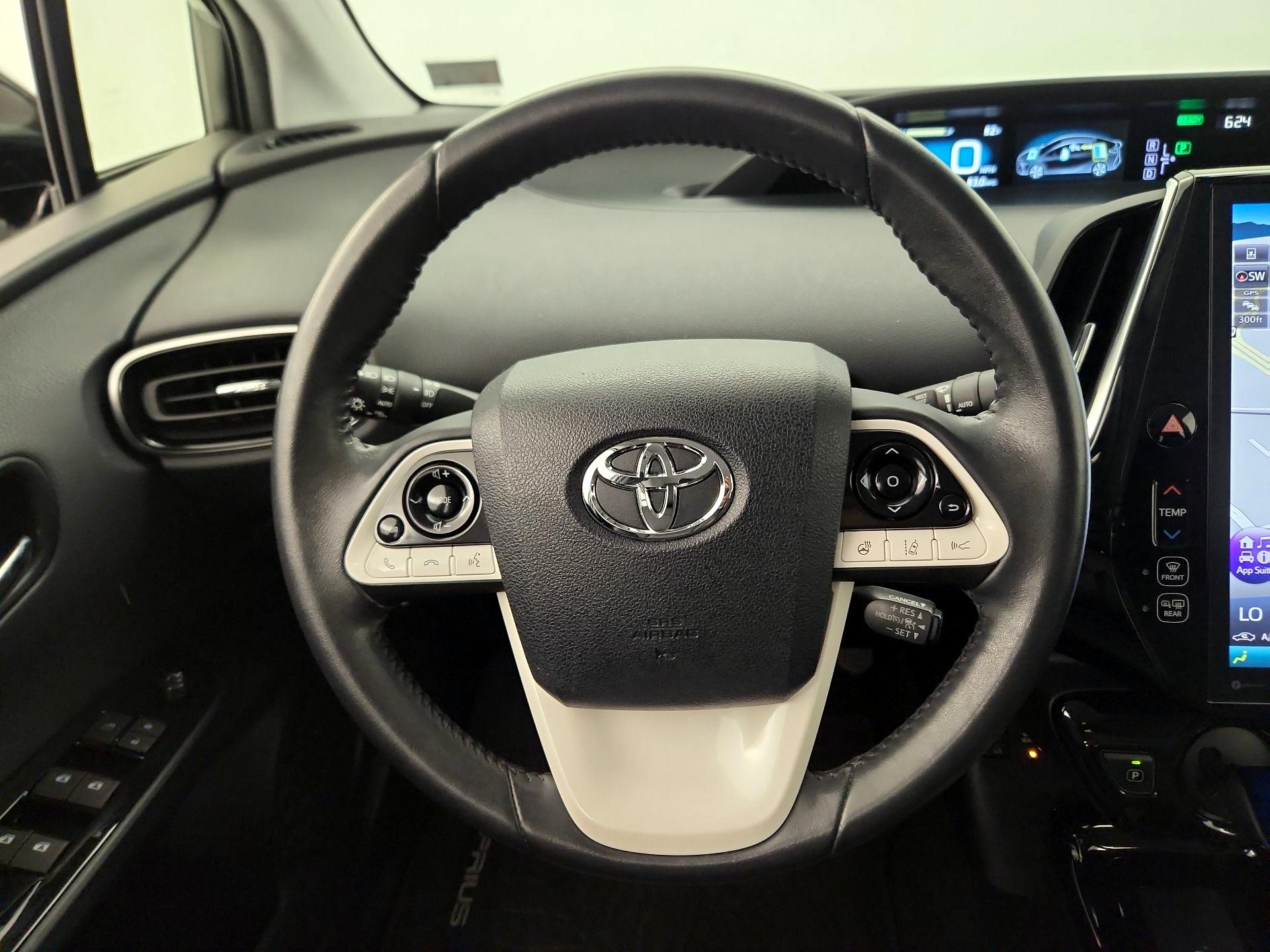 Thumbnail: 2017 Toyota Prius Prime - 10