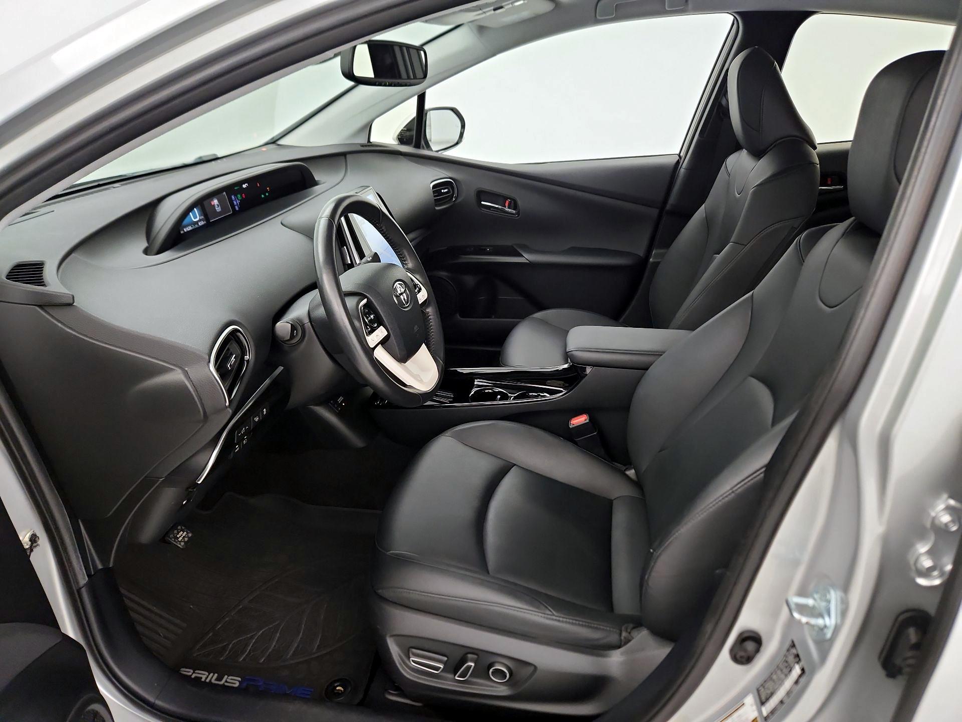 Thumbnail: 2017 Toyota Prius Prime - 11
