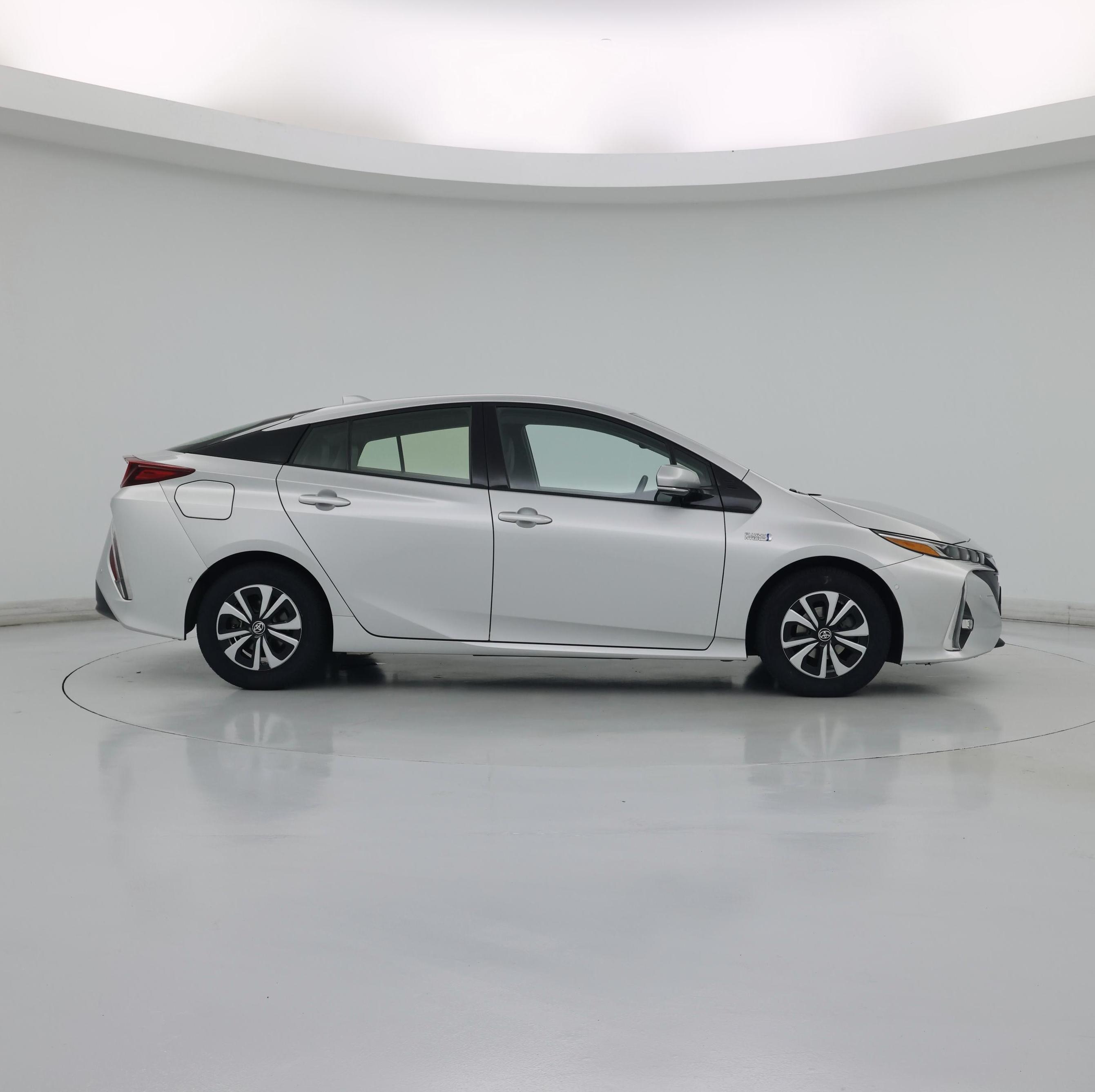 Thumbnail: 2017 Toyota Prius Prime - 7