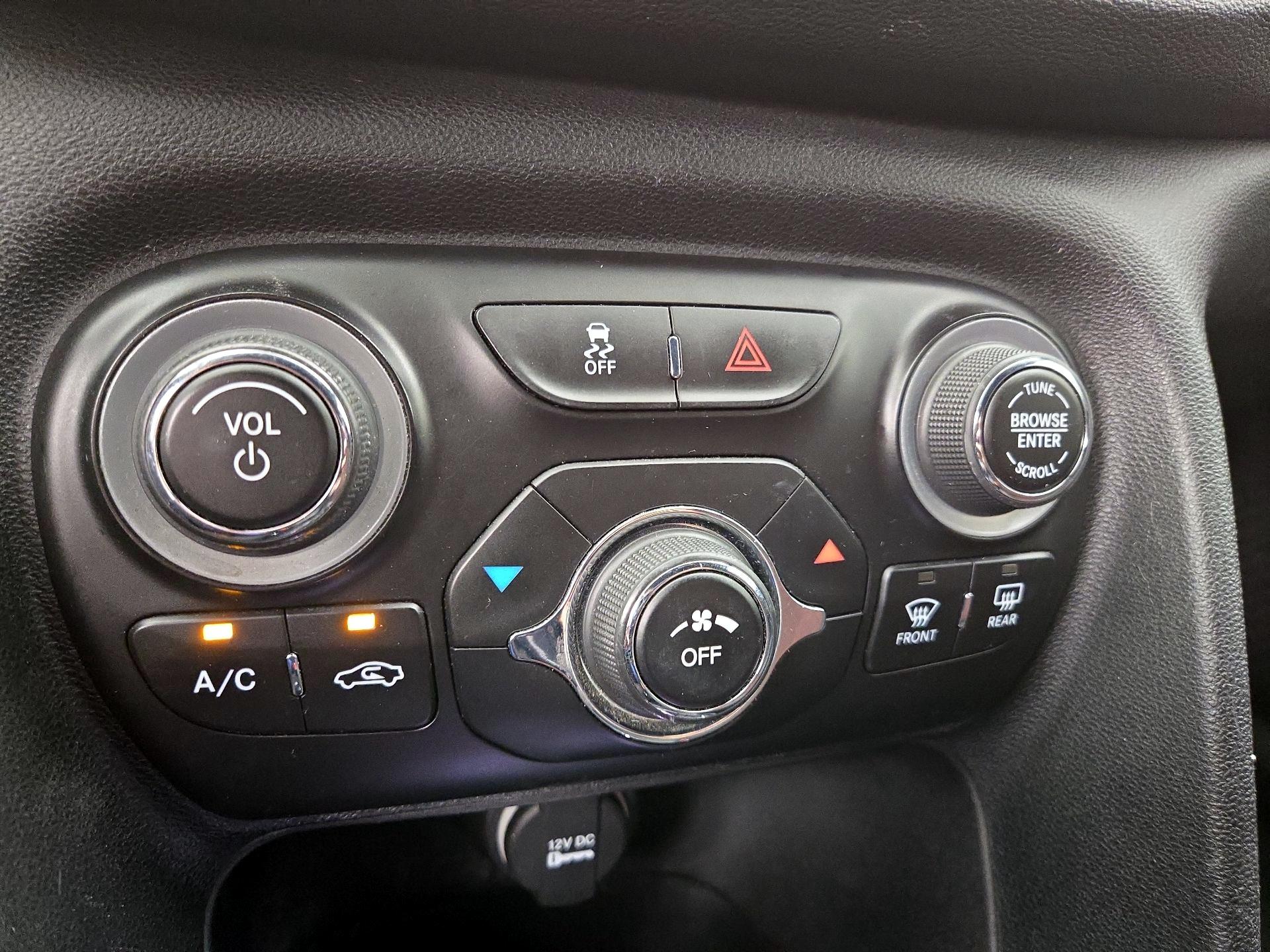 Thumbnail: 2016 Dodge Dart - 16