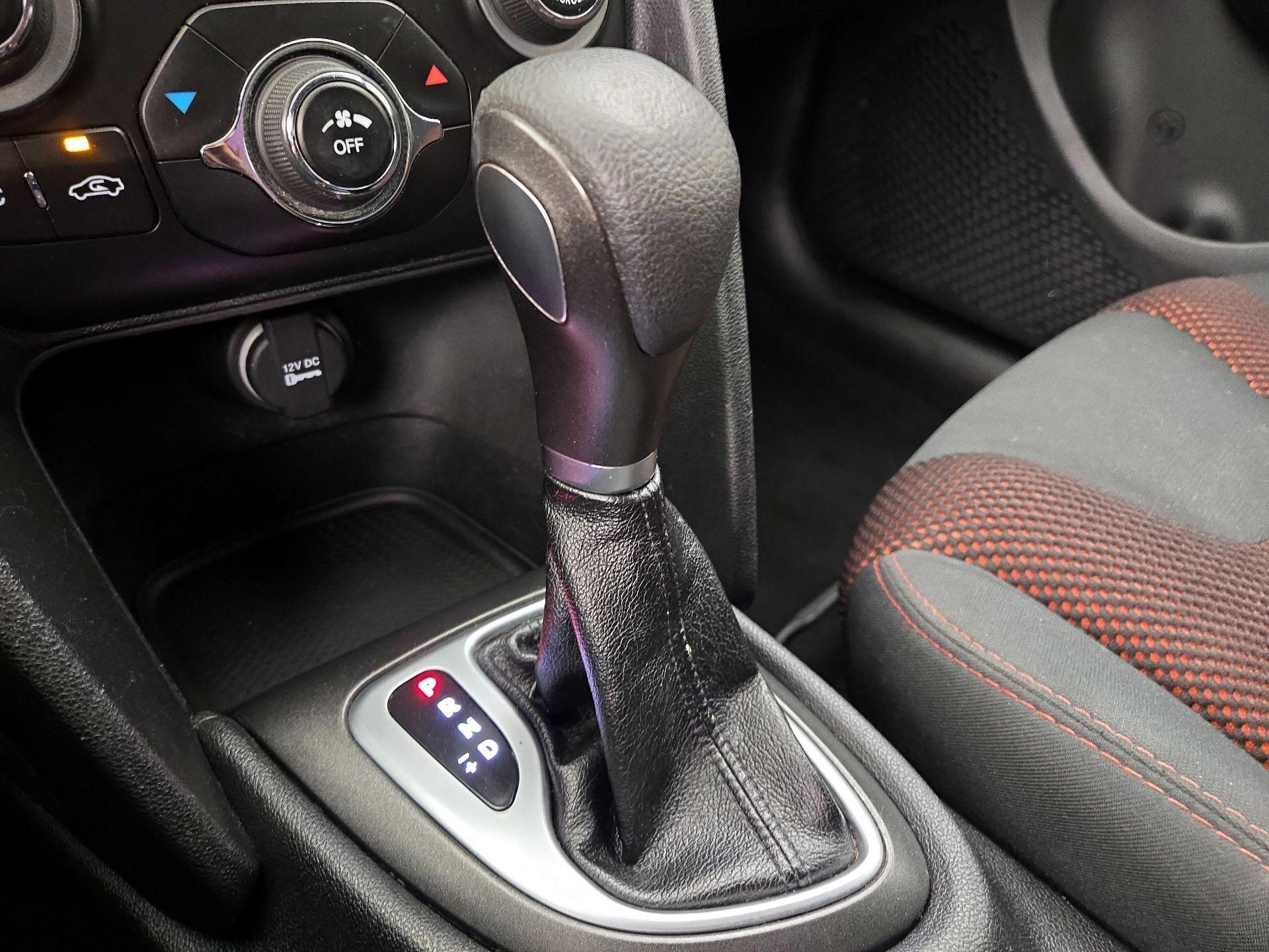 Thumbnail: 2016 Dodge Dart - 17