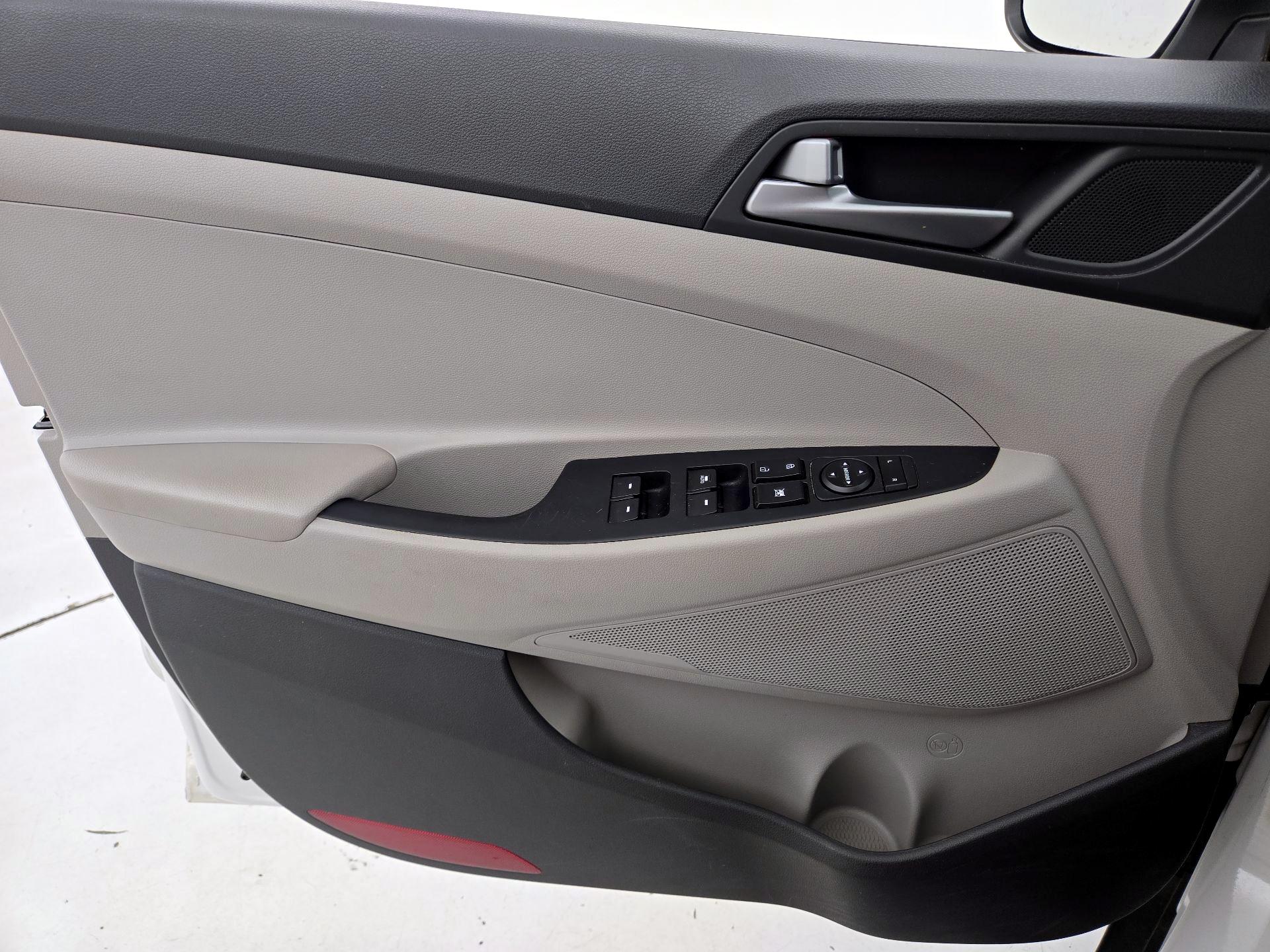 Thumbnail: 2017 Hyundai Tucson - 12