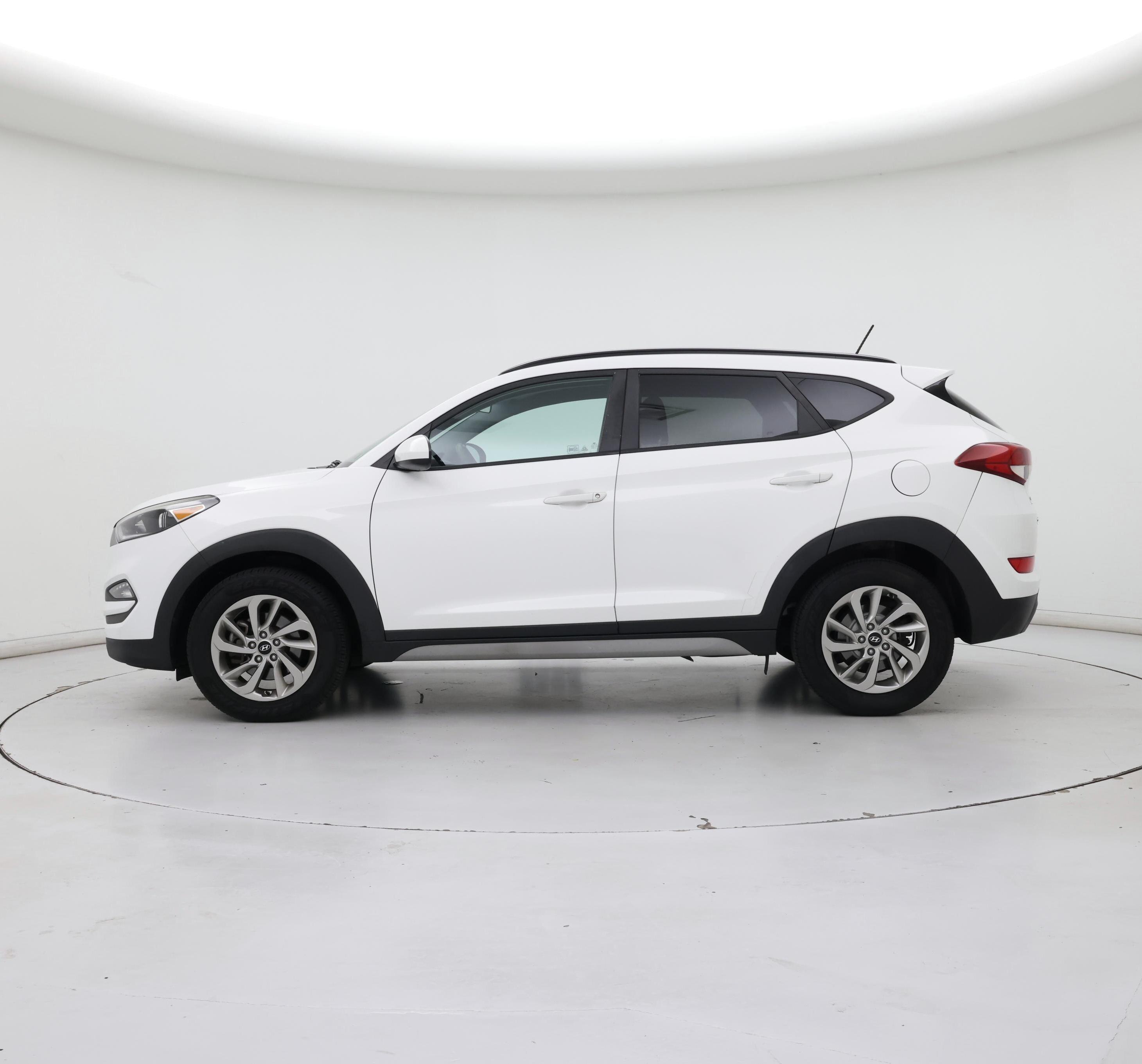Thumbnail: 2017 Hyundai Tucson - 3