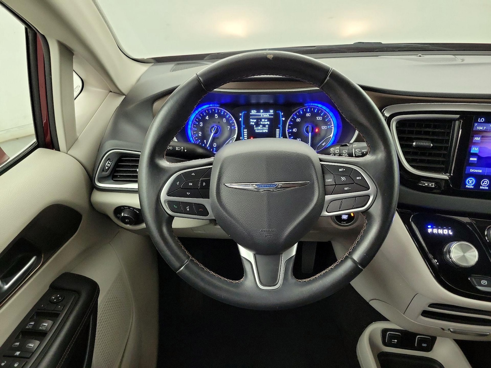 2017 Chrysler Pacifica Touring-L - Photo 11