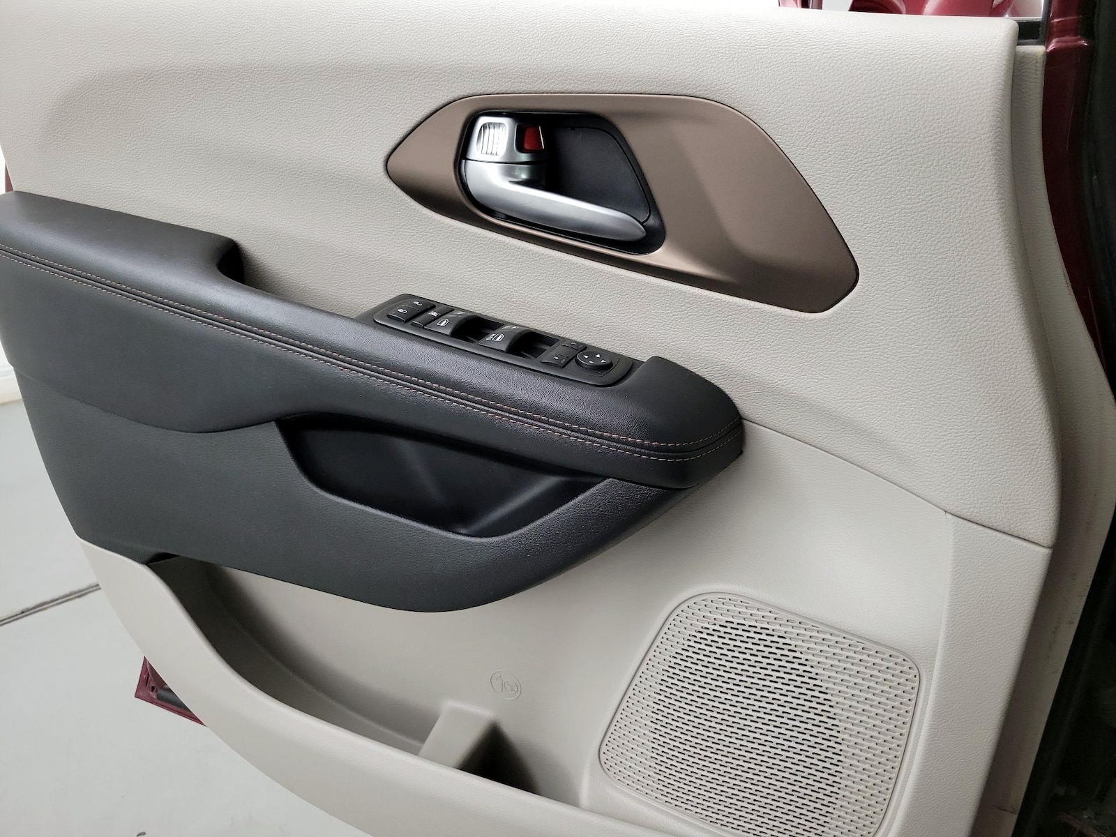 2017 Chrysler Pacifica Touring-L - Photo 13
