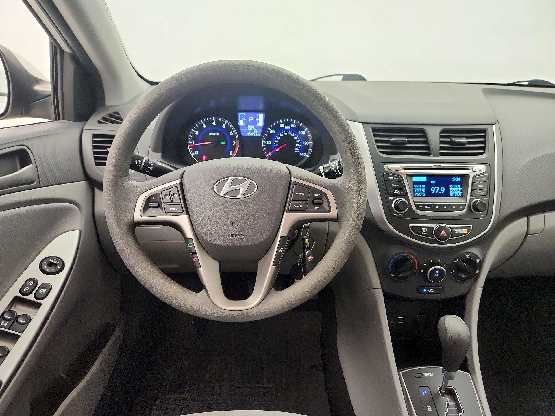 Thumbnail: 2016 Hyundai Accent - 9