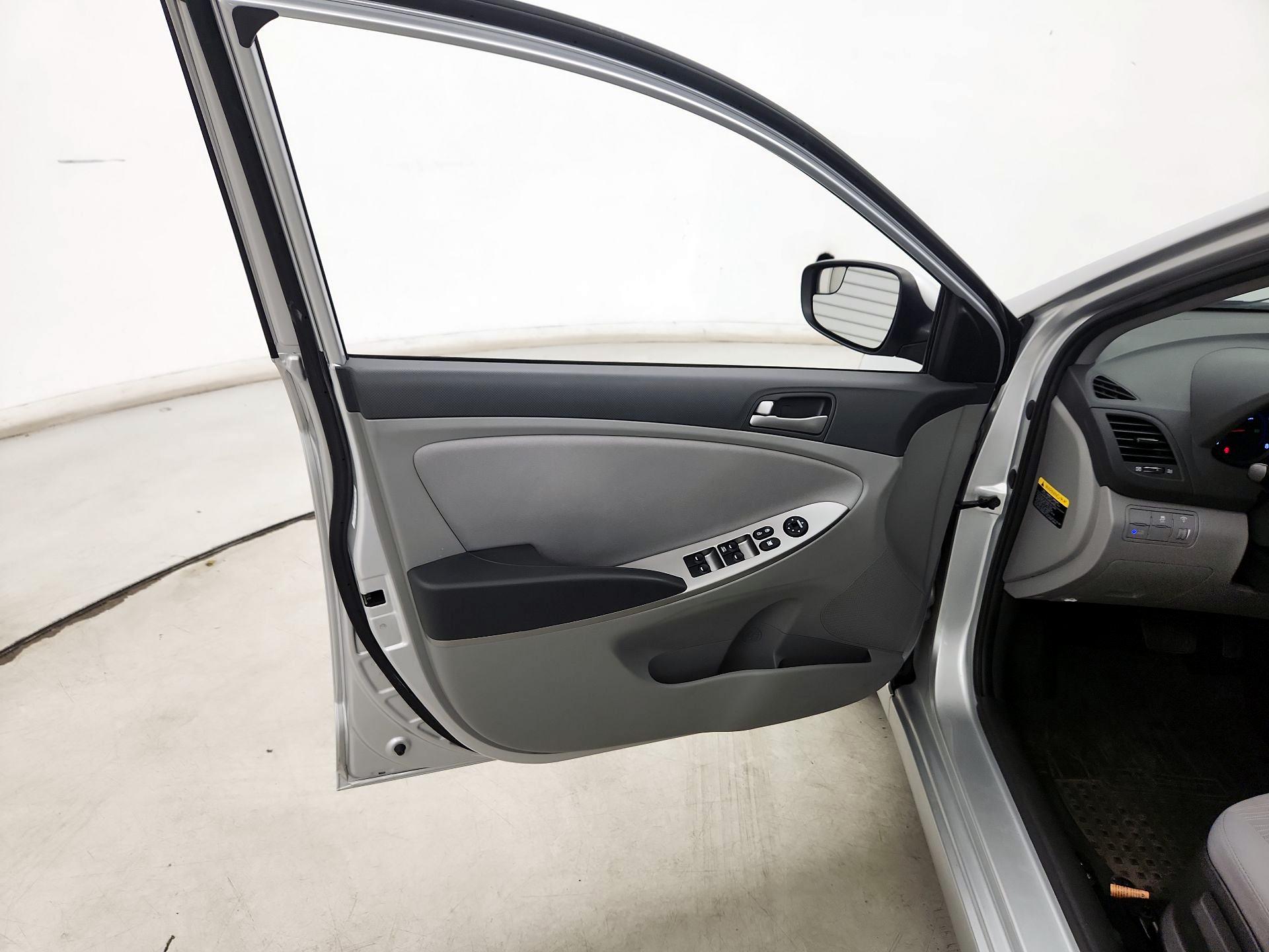 Thumbnail: 2016 Hyundai Accent - 12