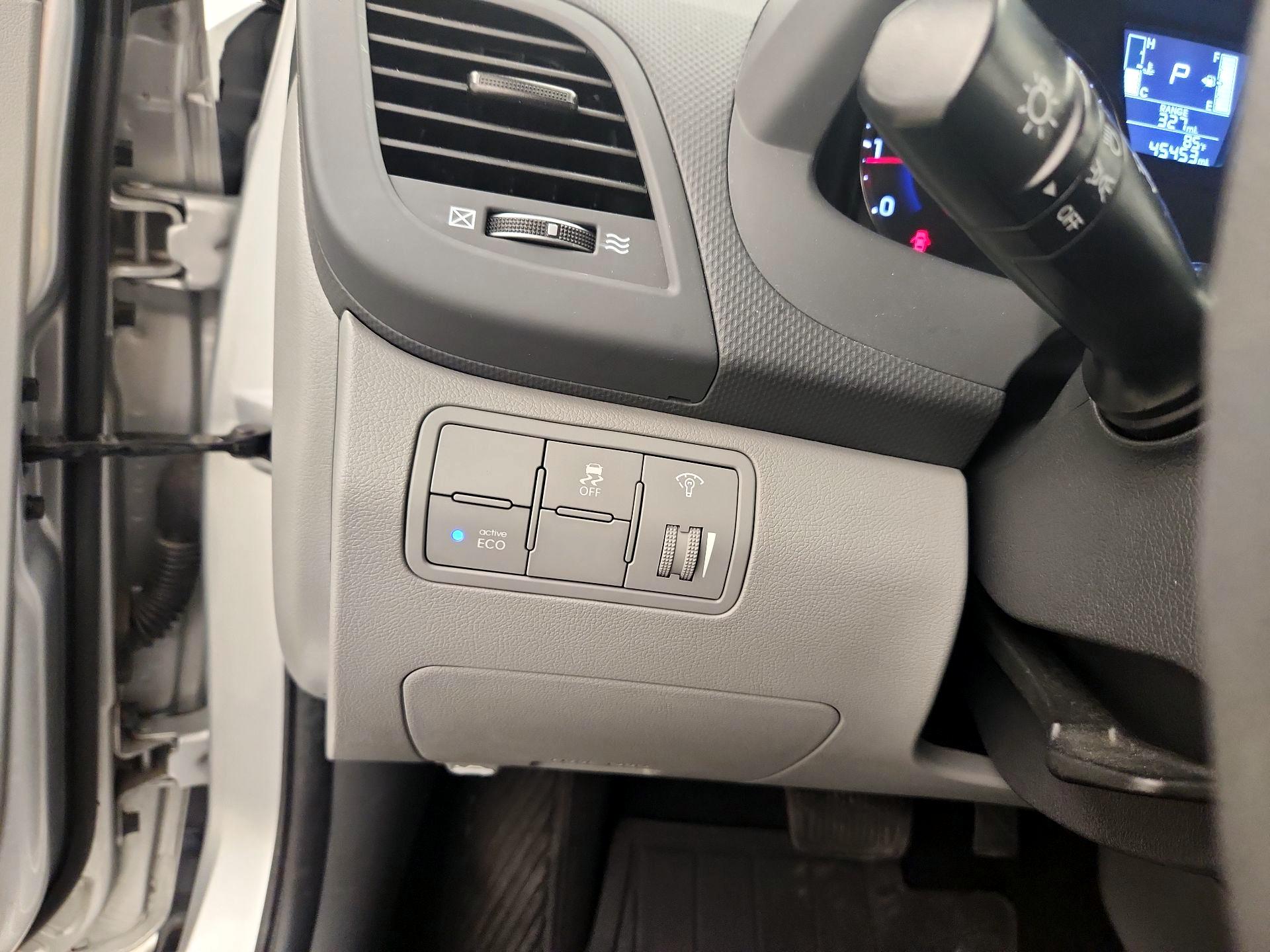 Thumbnail: 2016 Hyundai Accent - 13