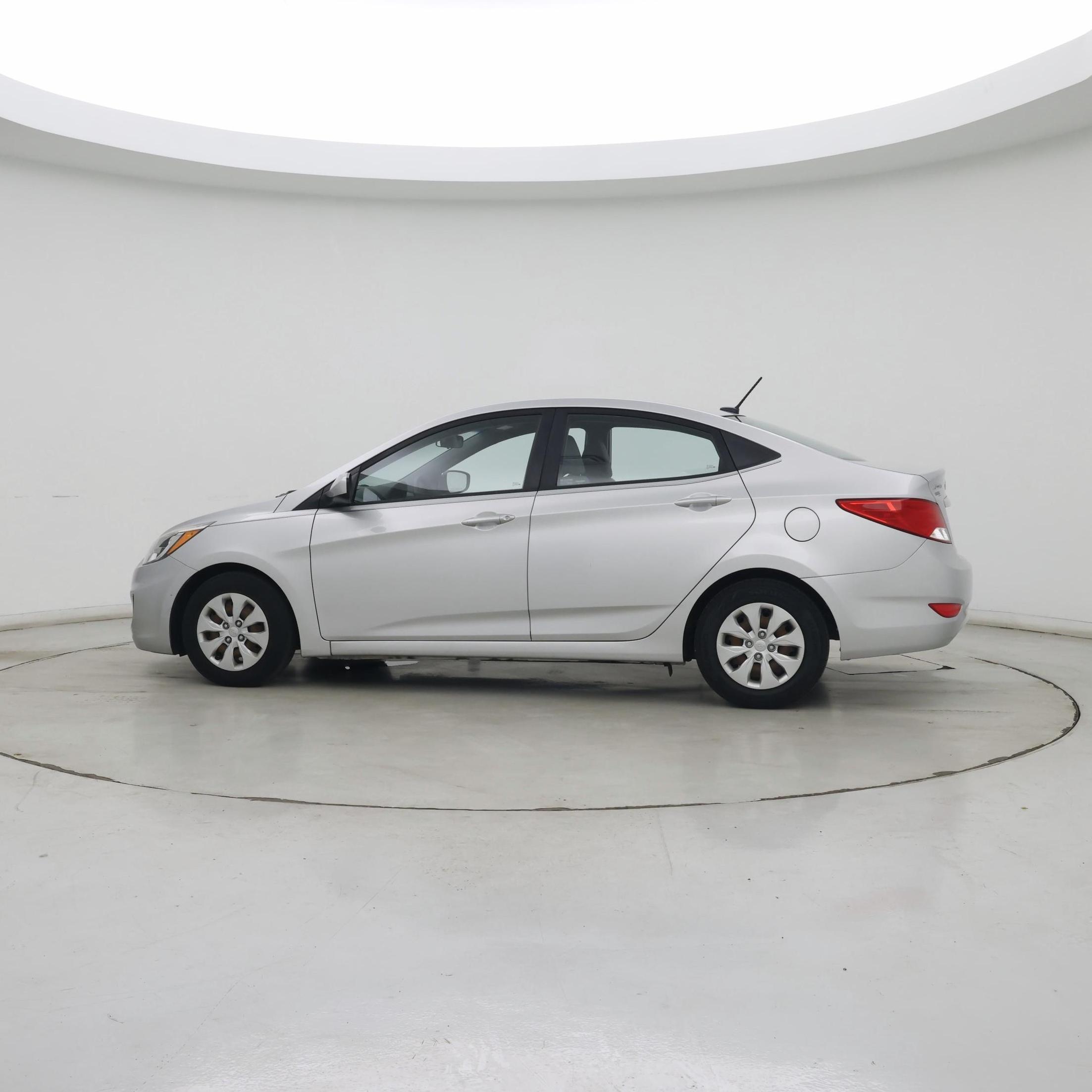 Thumbnail: 2016 Hyundai Accent - 3