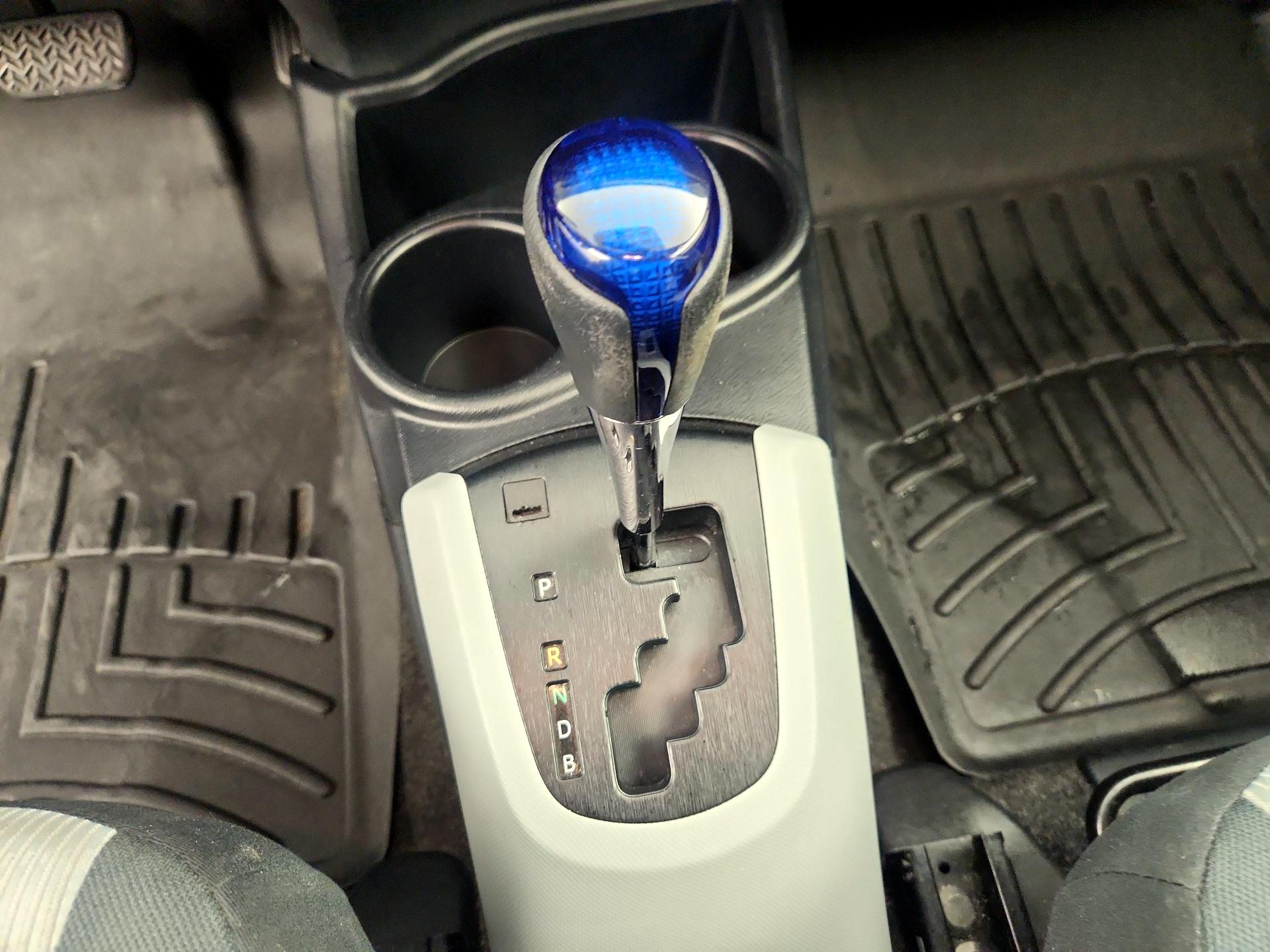 Thumbnail: 2014 Toyota Prius c - 16