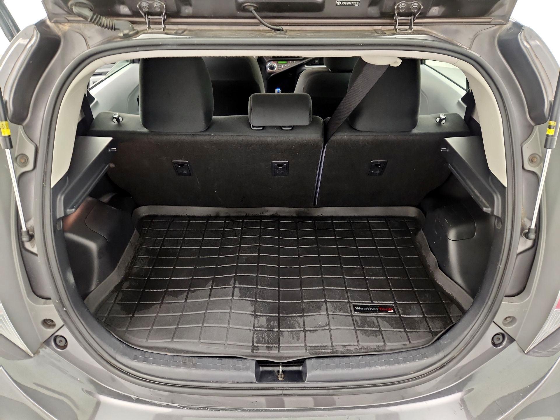 Thumbnail: 2014 Toyota Prius c - 19