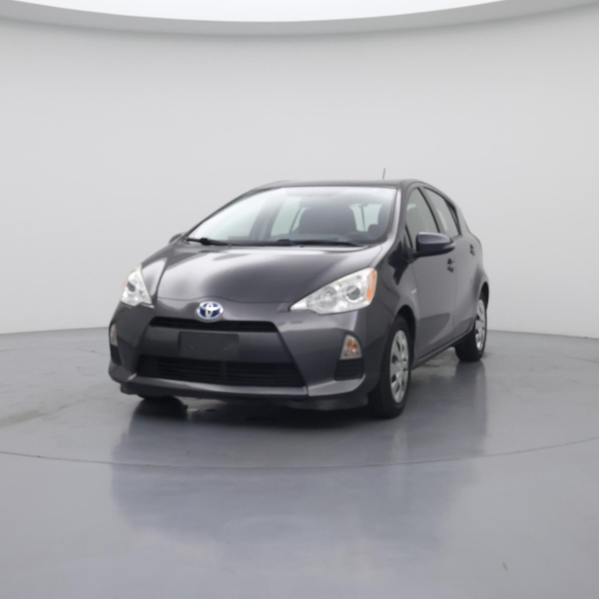 Thumbnail: 2014 Toyota Prius c - 4