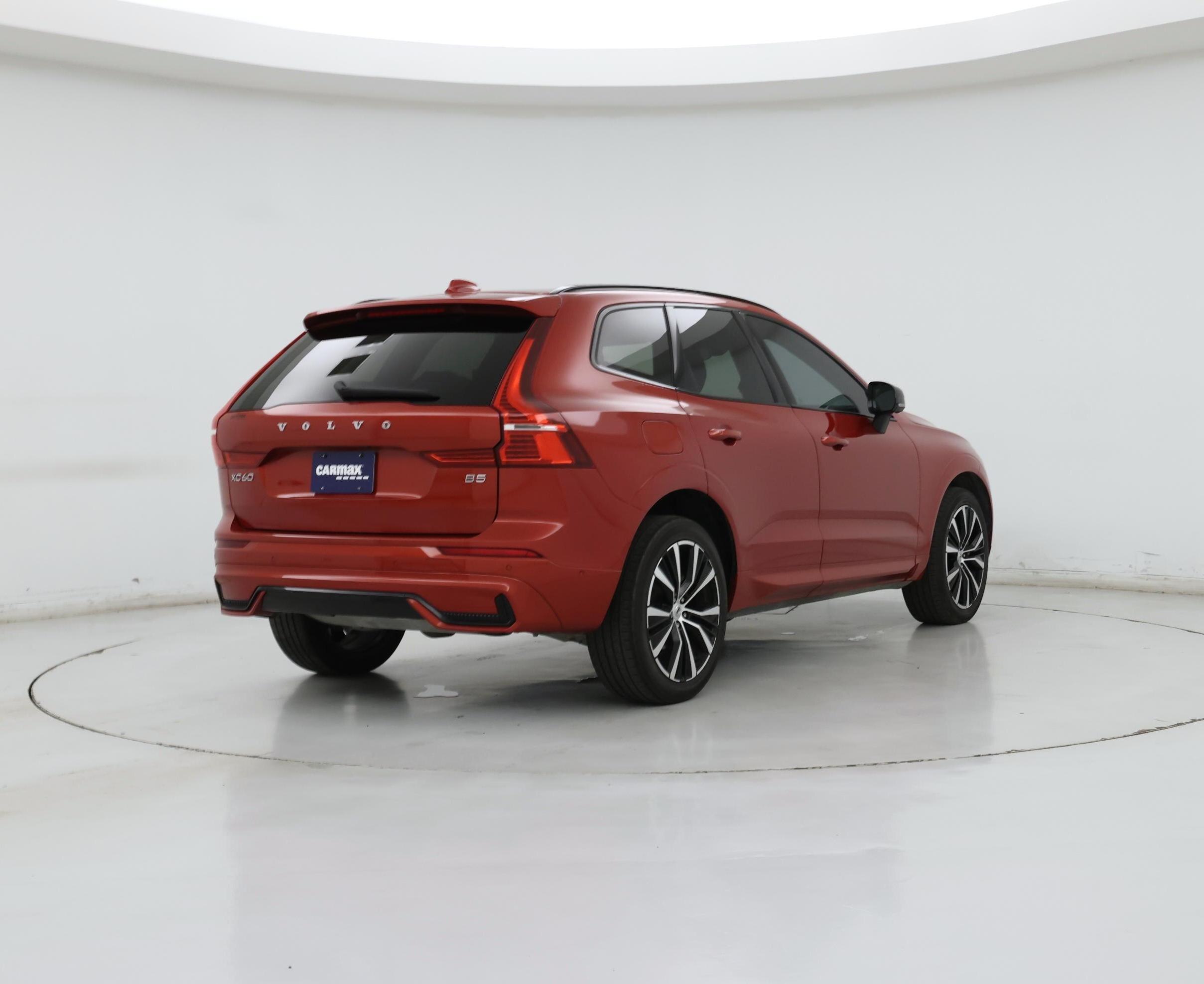 Thumbnail: 2023 Volvo XC60 - 8