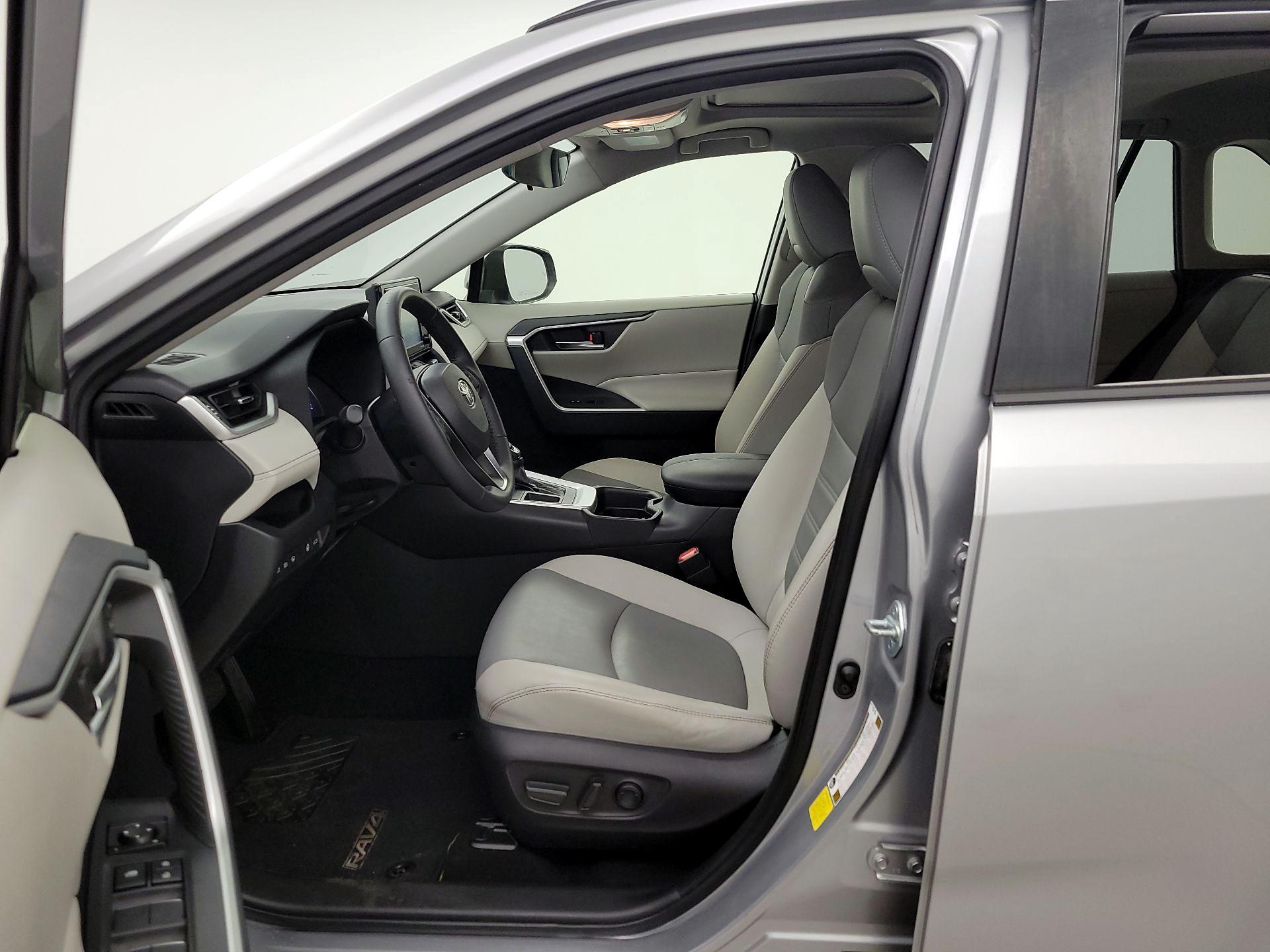 Thumbnail: 2021 Toyota RAV4 - 11