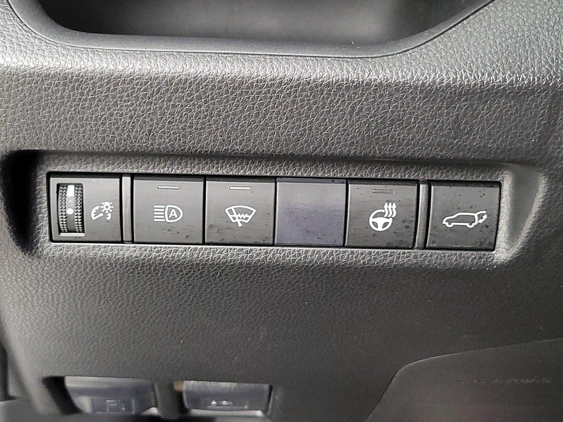 Thumbnail: 2021 Toyota RAV4 - 13