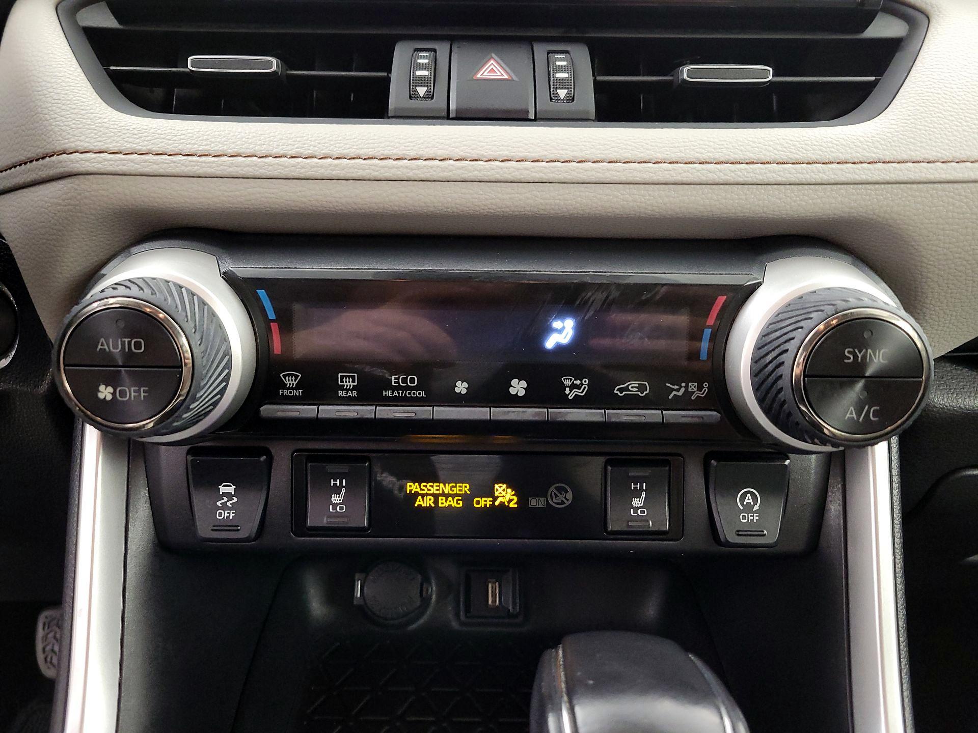 Thumbnail: 2021 Toyota RAV4 - 16