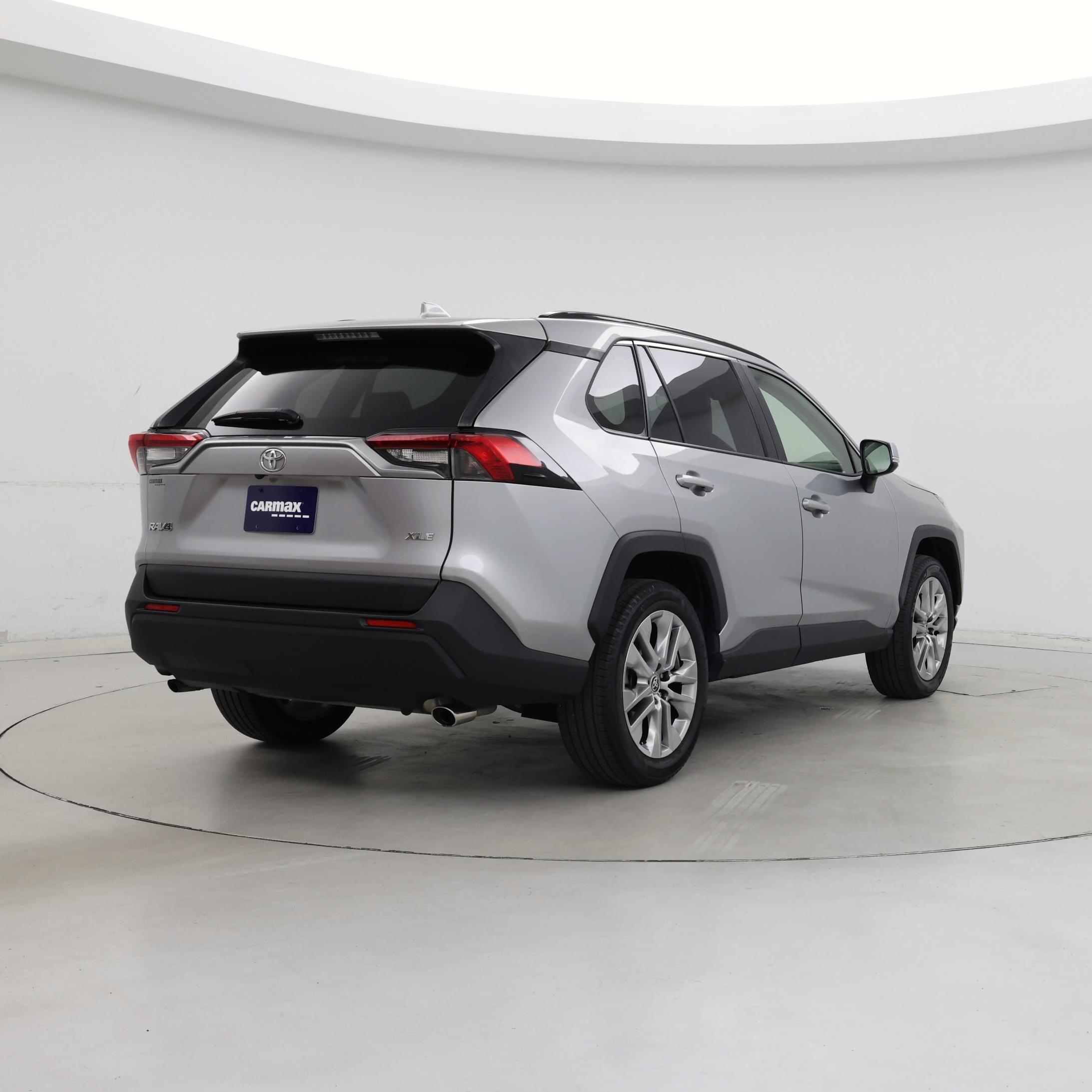 Thumbnail: 2021 Toyota RAV4 - 8