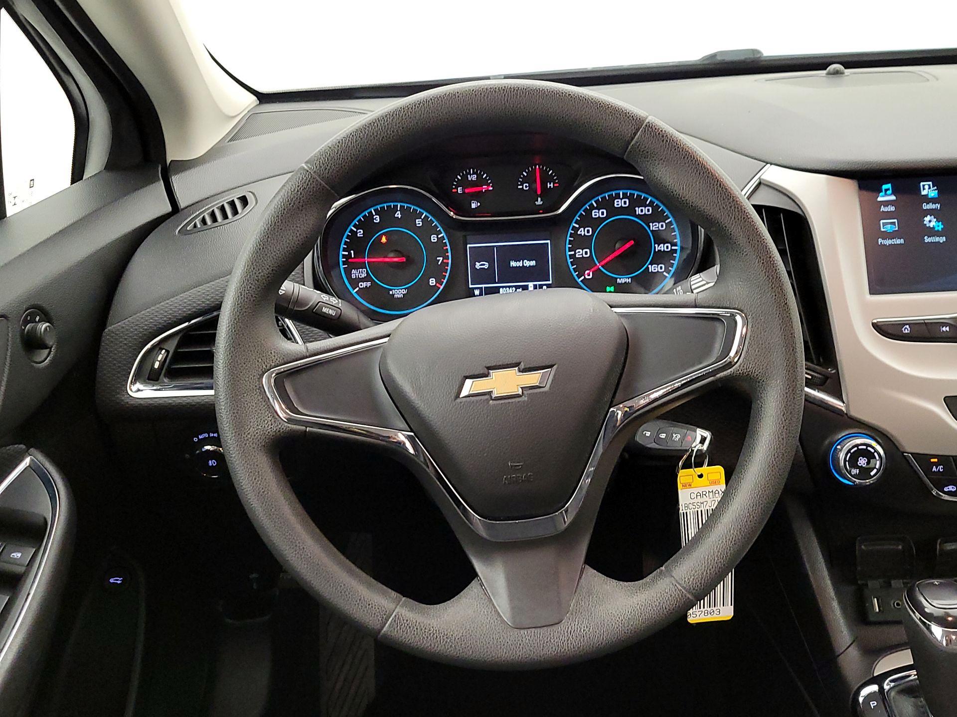 Thumbnail: 2018 Chevrolet Cruze - 10