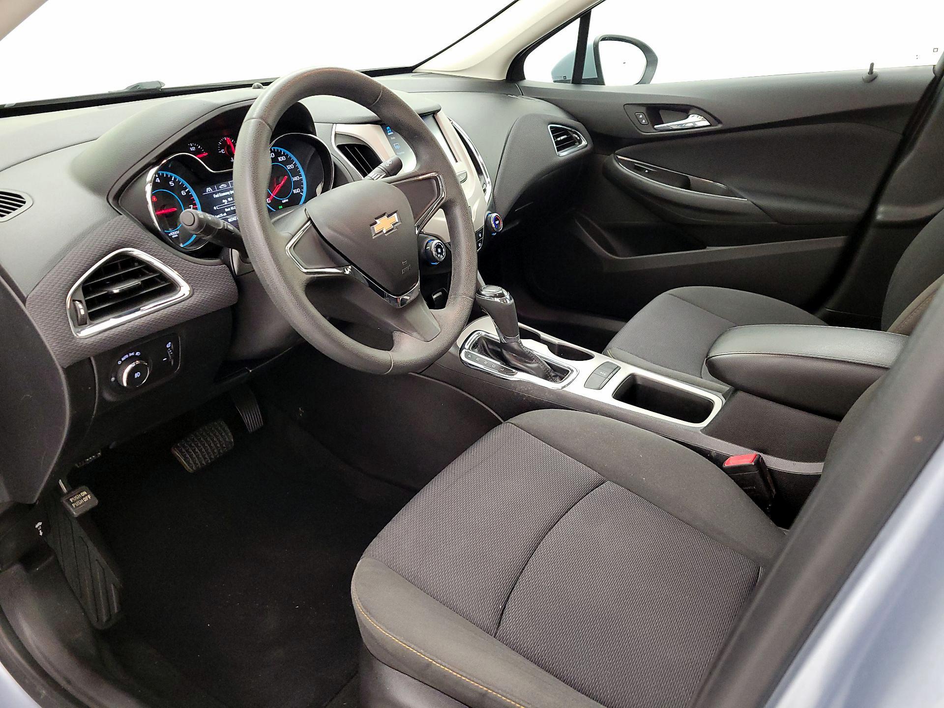 Thumbnail: 2018 Chevrolet Cruze - 11