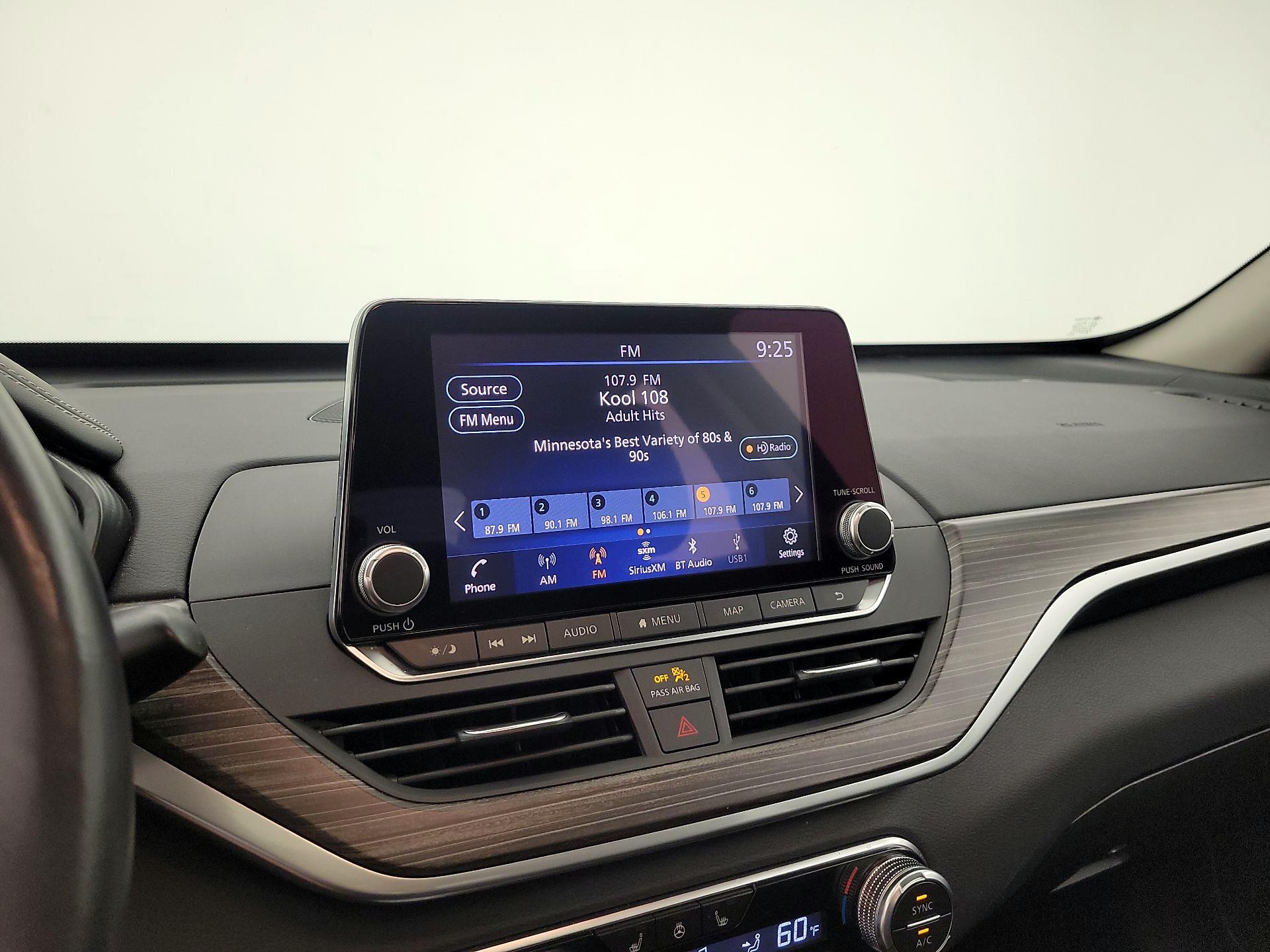 Thumbnail: 2019 Nissan Altima - 16