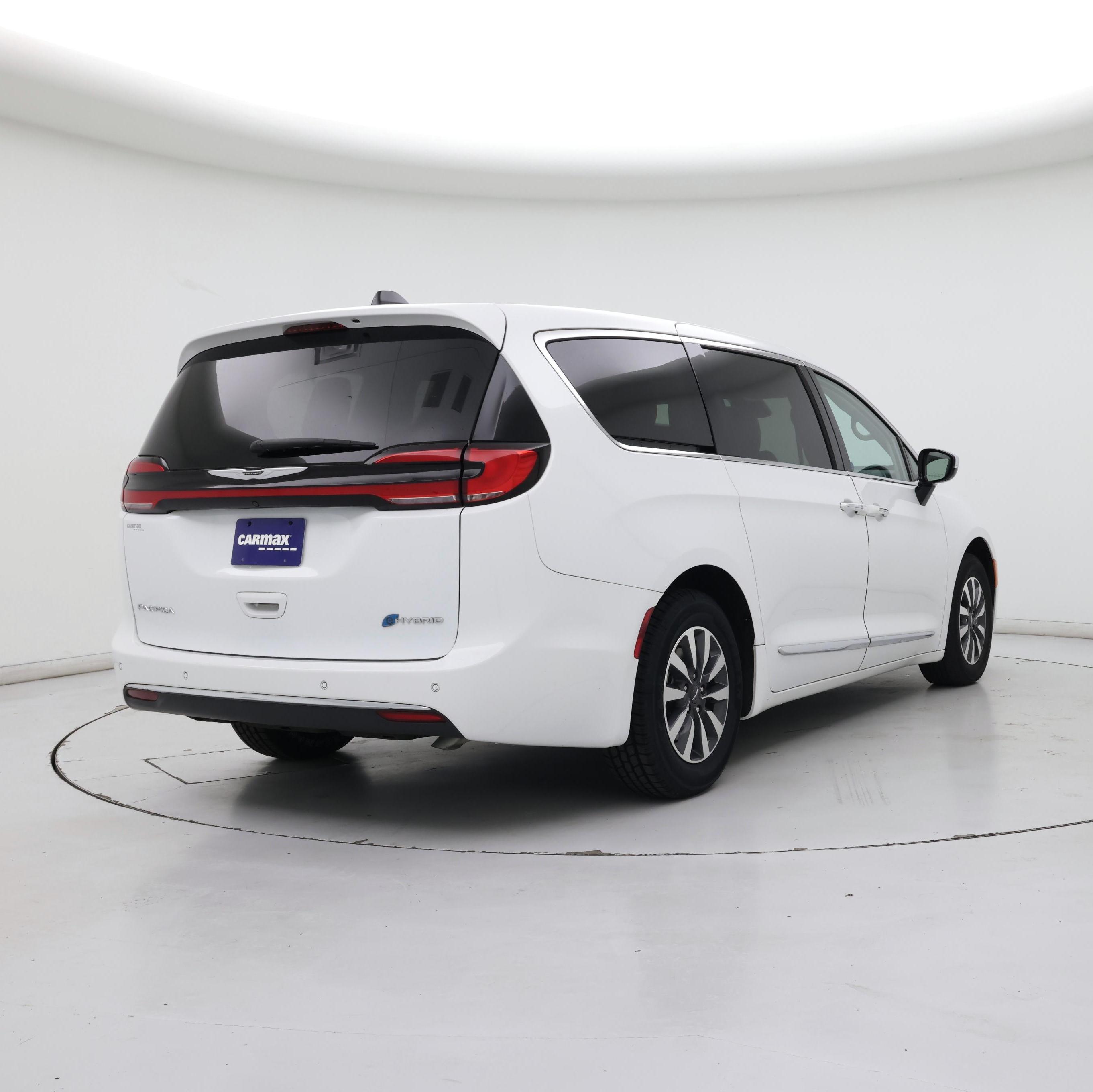 Thumbnail: 2023 Chrysler Pacifica - 8
