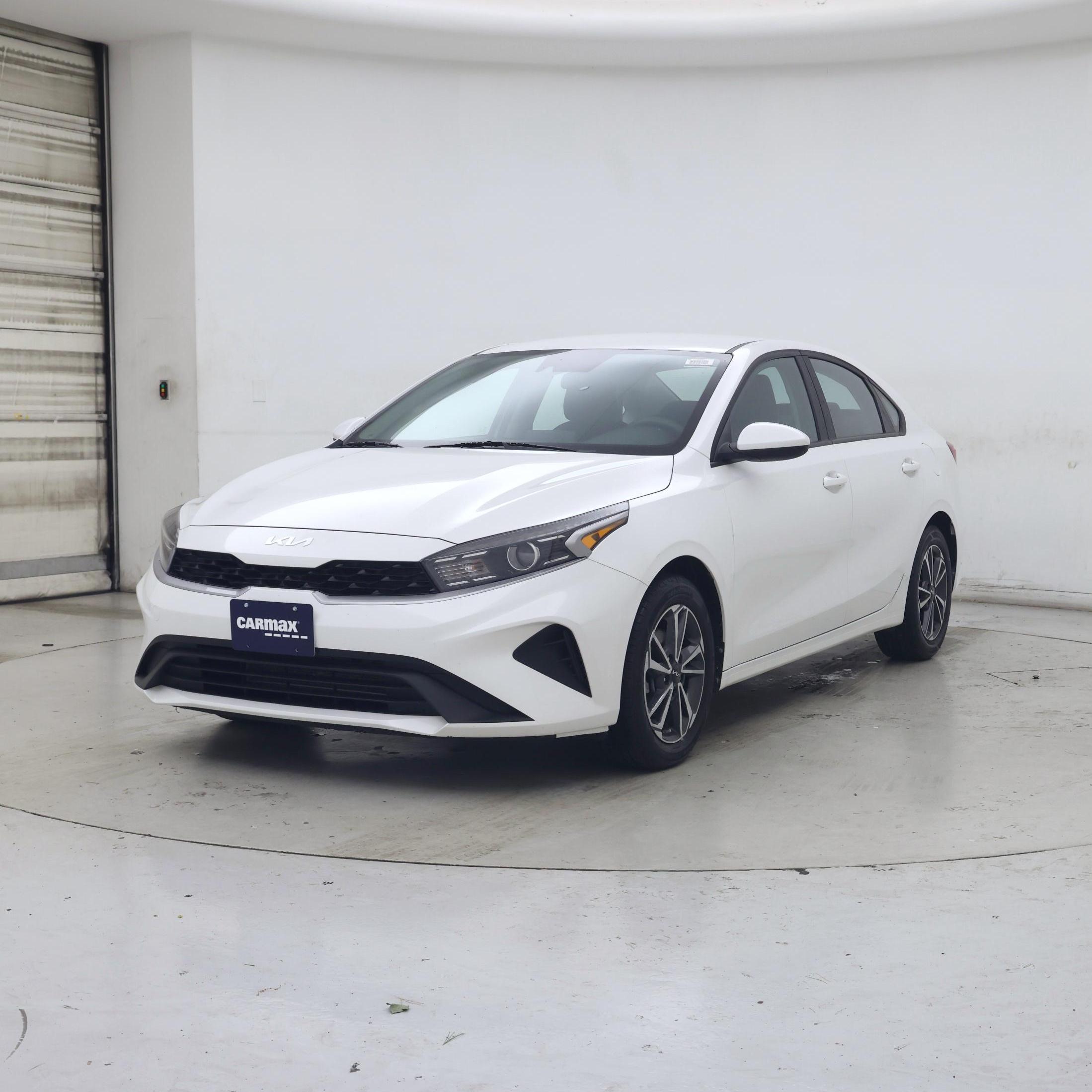 Thumbnail: 2023 Kia Forte - 4