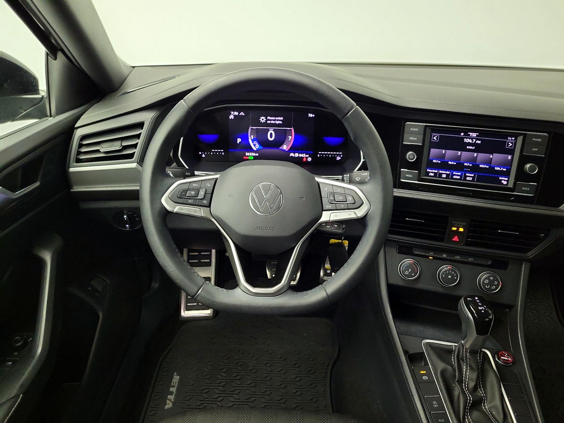 Thumbnail: 2023 Volkswagen Jetta - 10