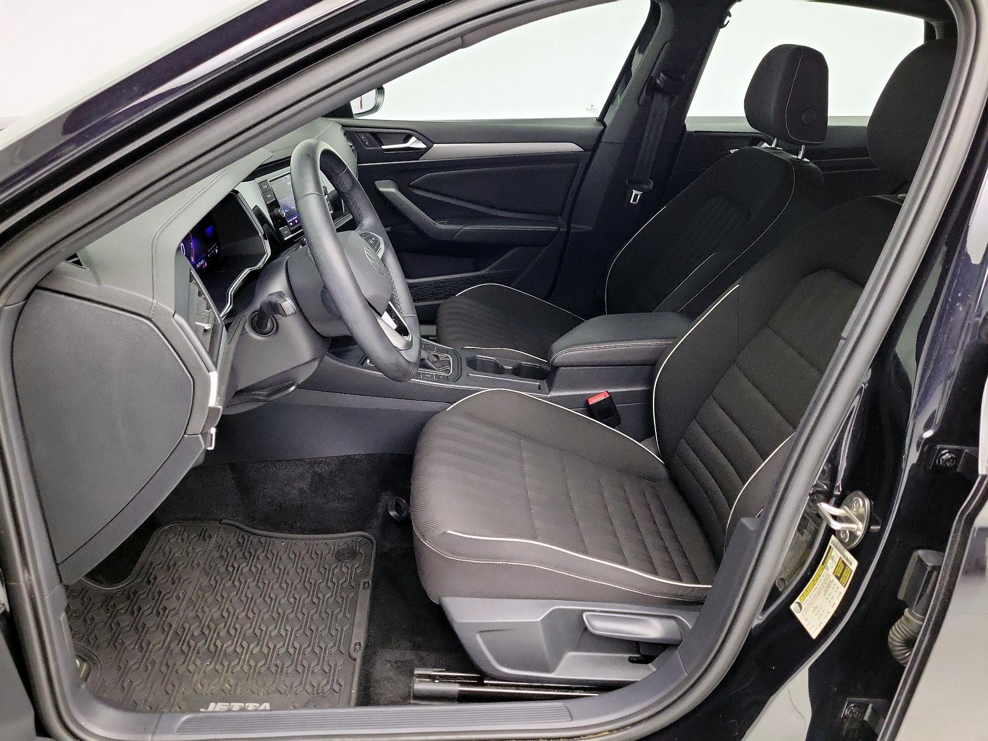 Thumbnail: 2023 Volkswagen Jetta - 11