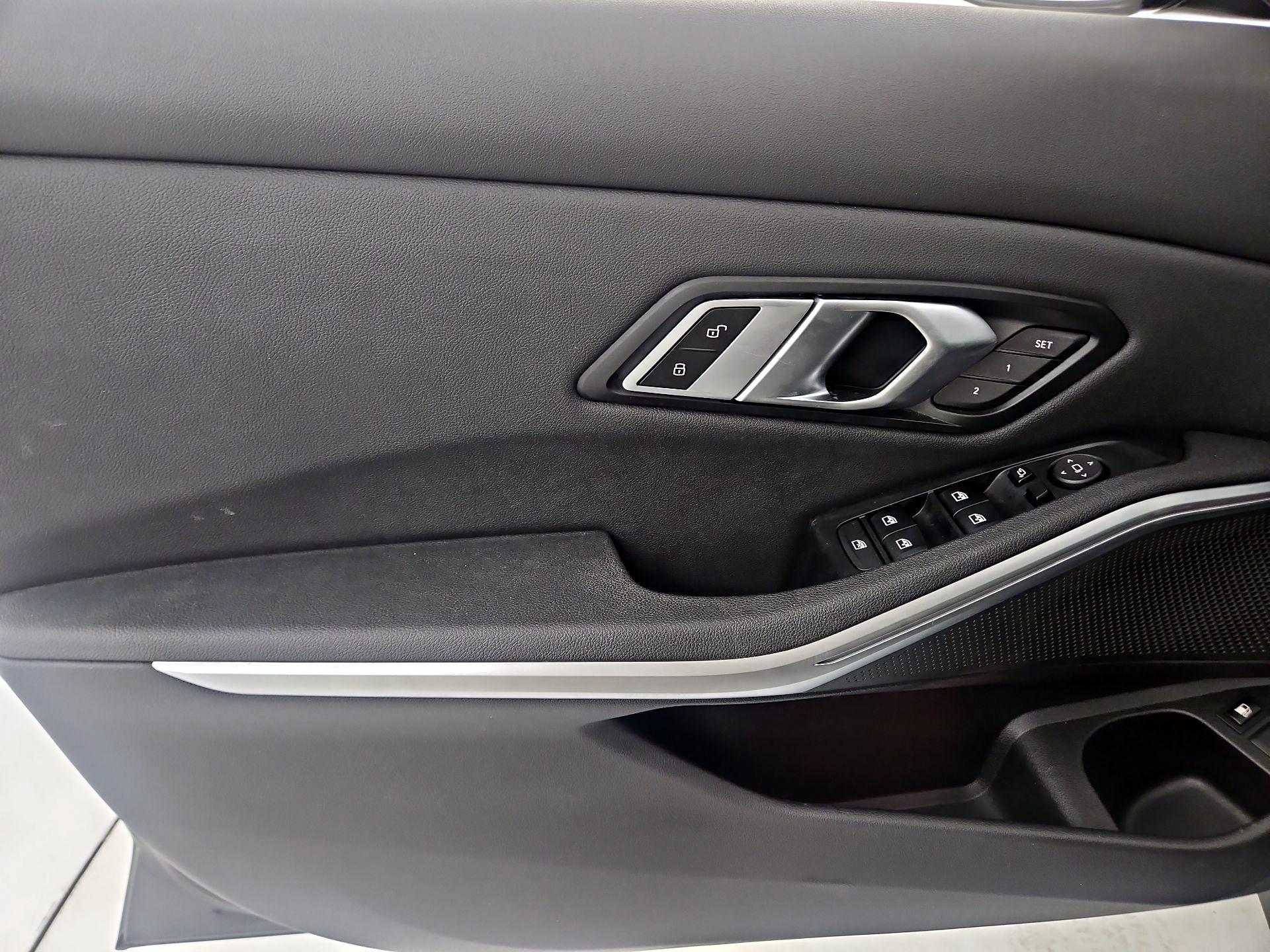 Thumbnail: 2021 BMW 3 Series - 10