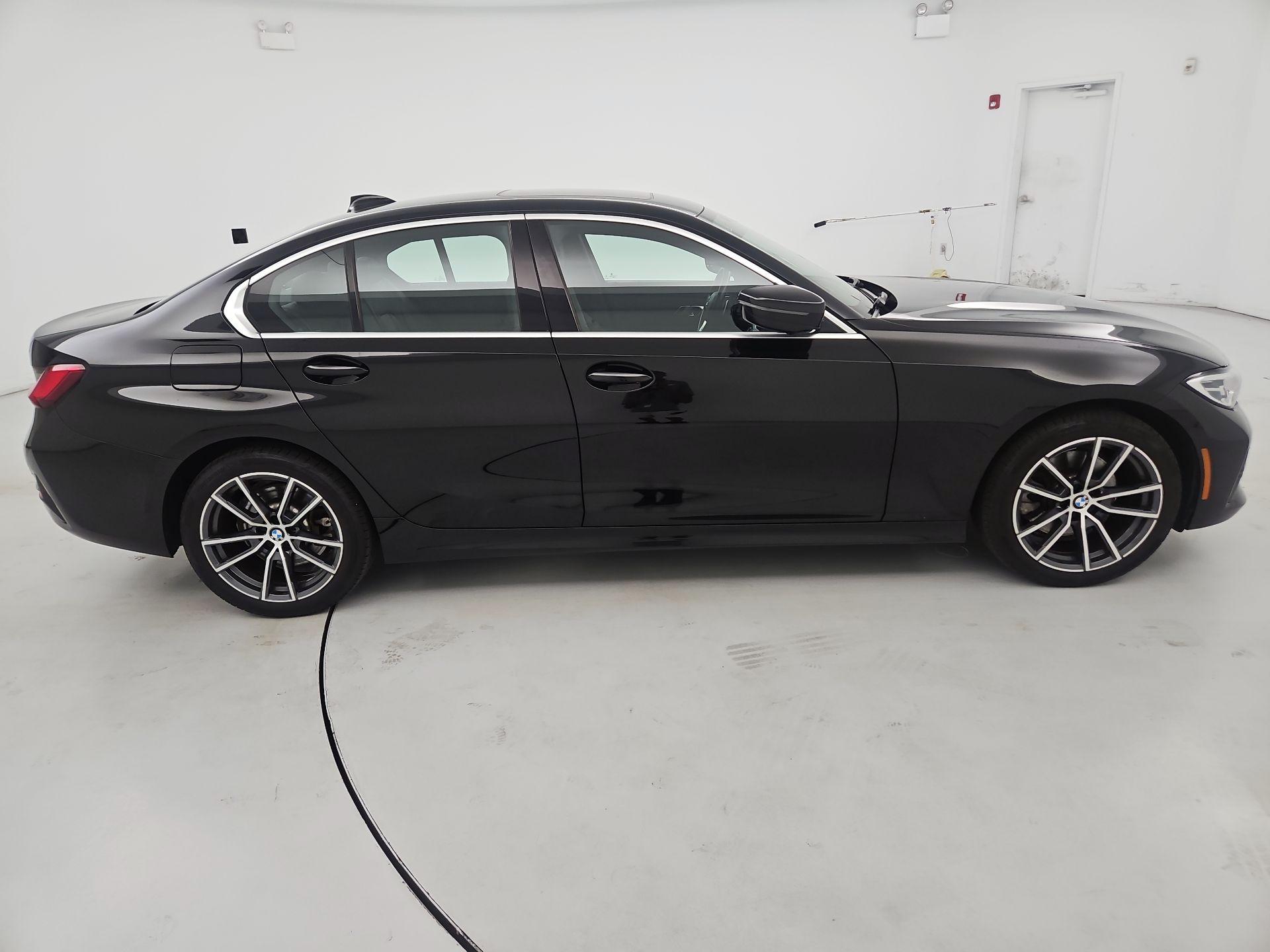 Thumbnail: 2021 BMW 3 Series - 4