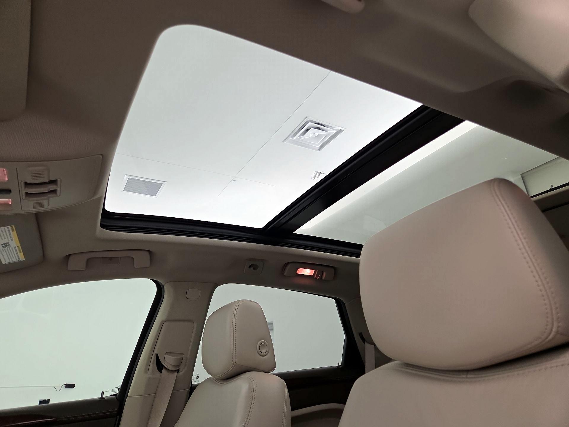 Thumbnail: 2016 Cadillac SRX - 20