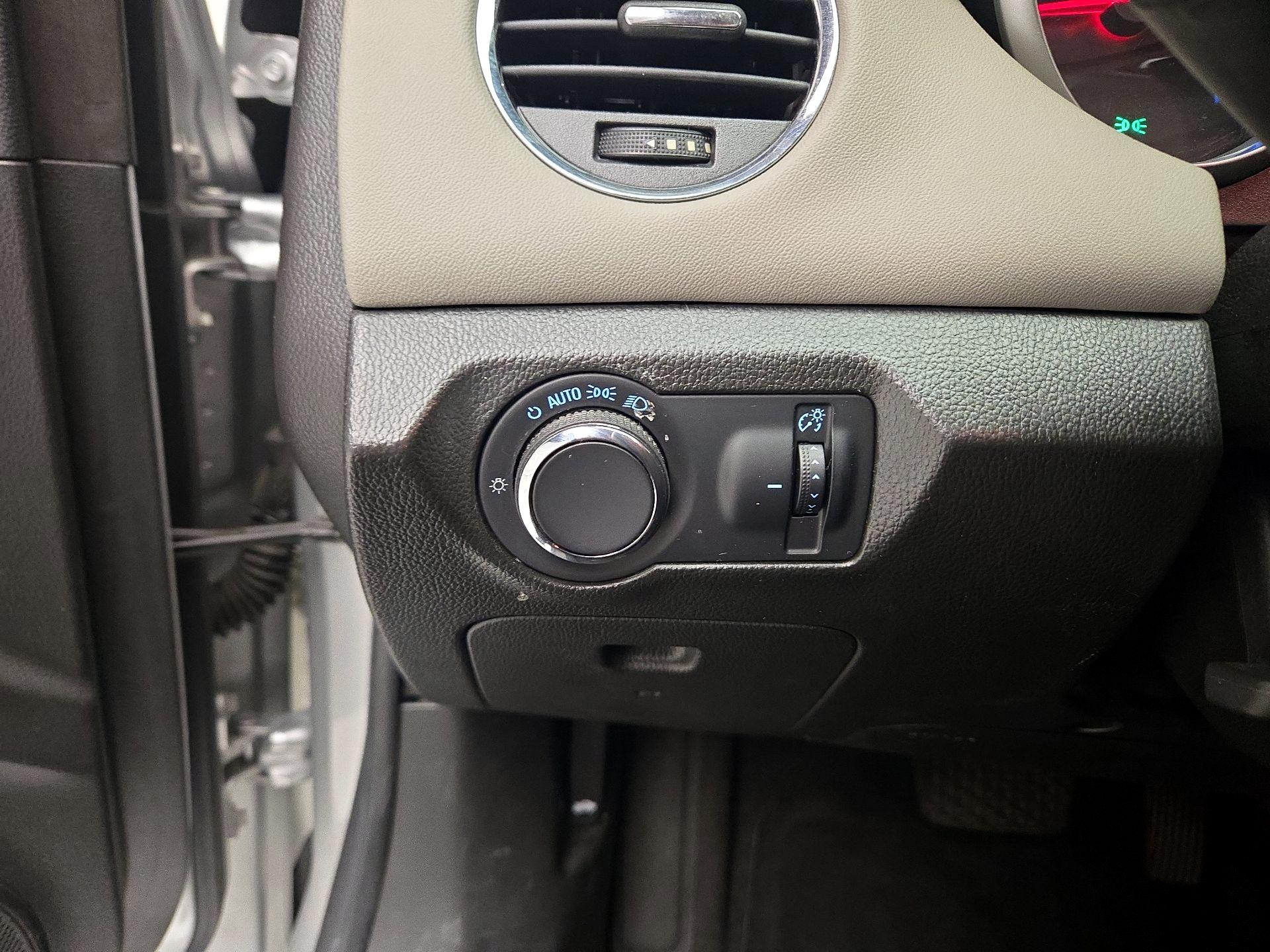Thumbnail: 2015 Chevrolet Cruze - 13