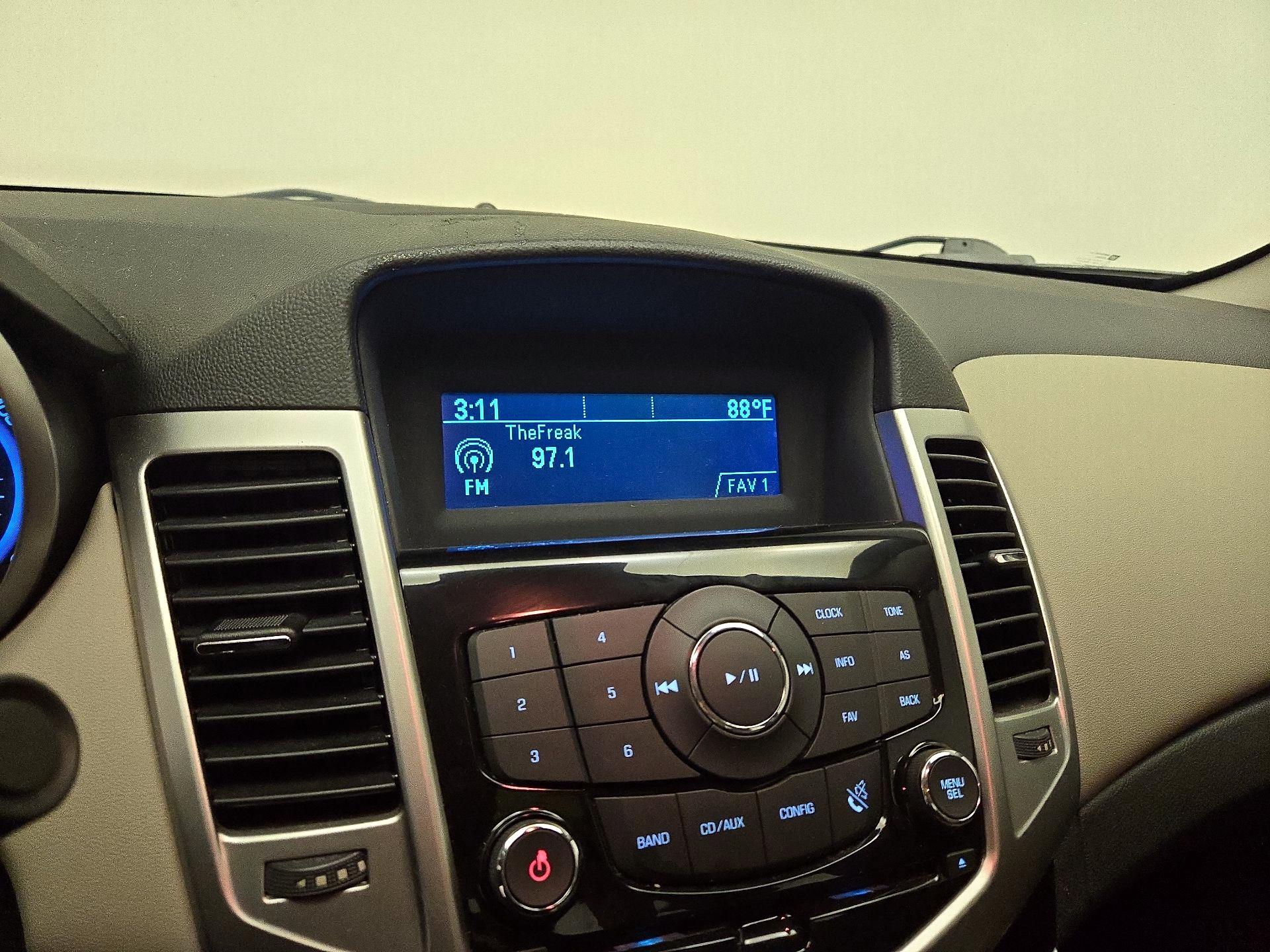 Thumbnail: 2015 Chevrolet Cruze - 14