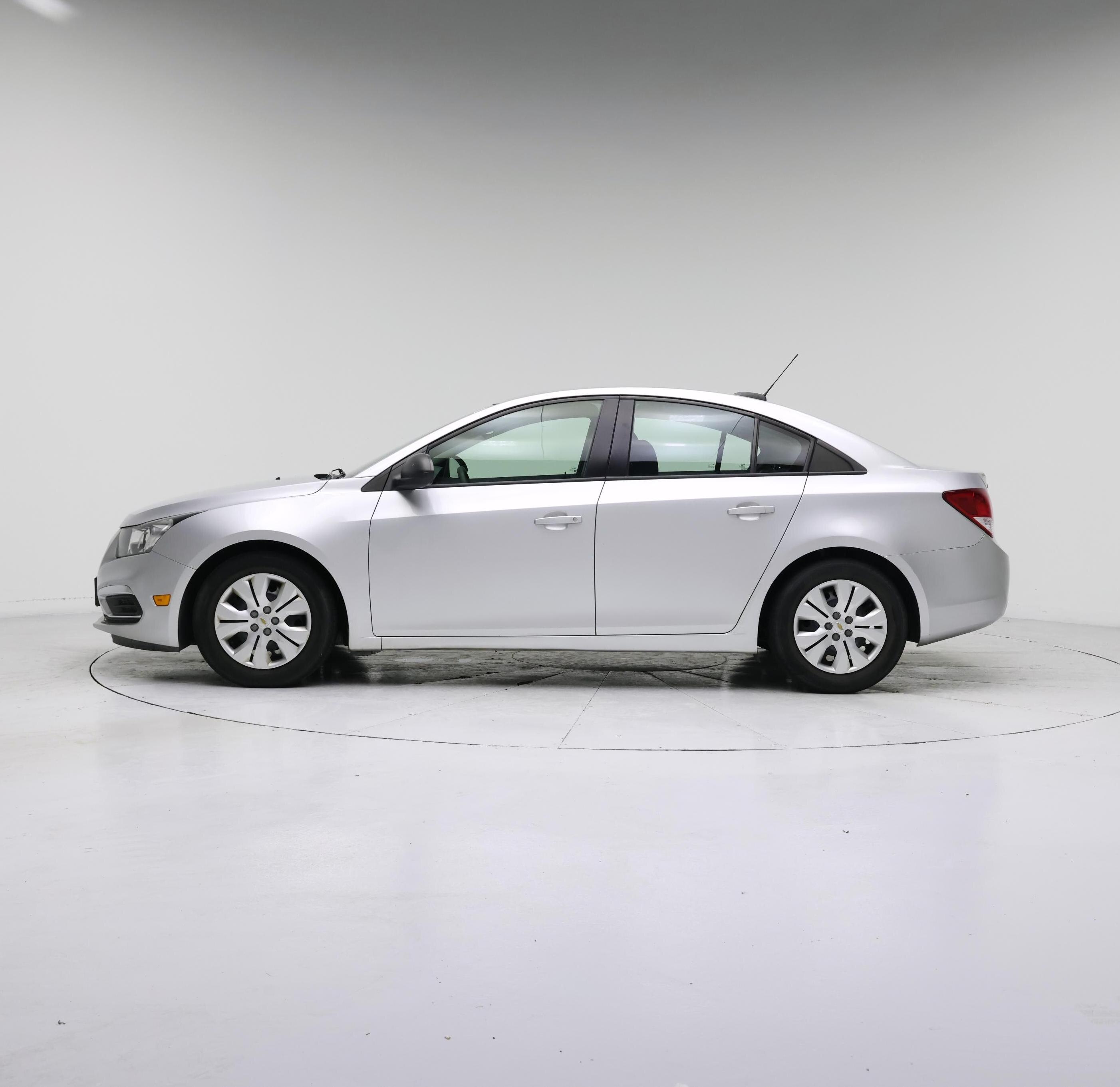 Thumbnail: 2015 Chevrolet Cruze - 3