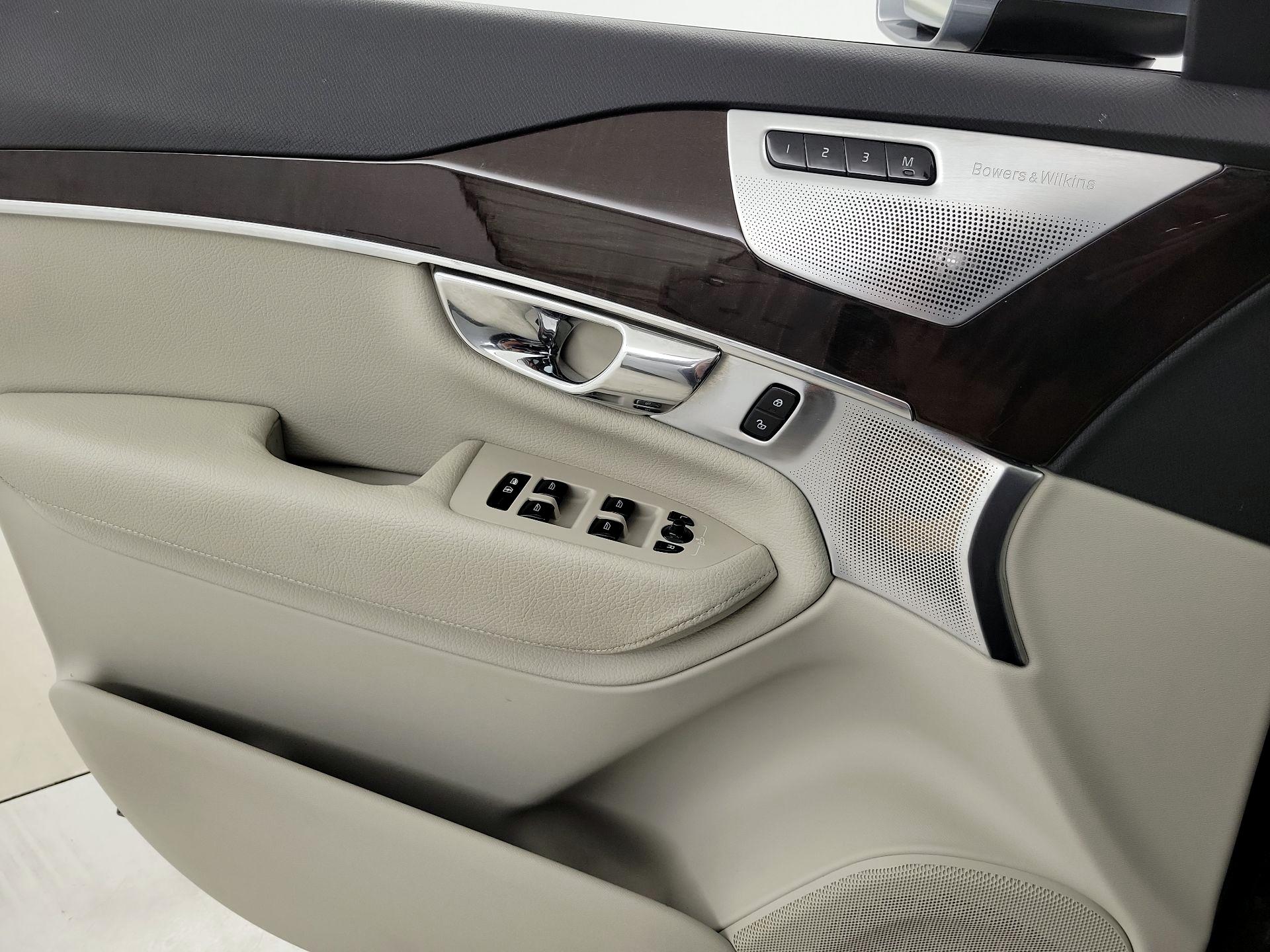 Thumbnail: 2016 Volvo XC90 - 12
