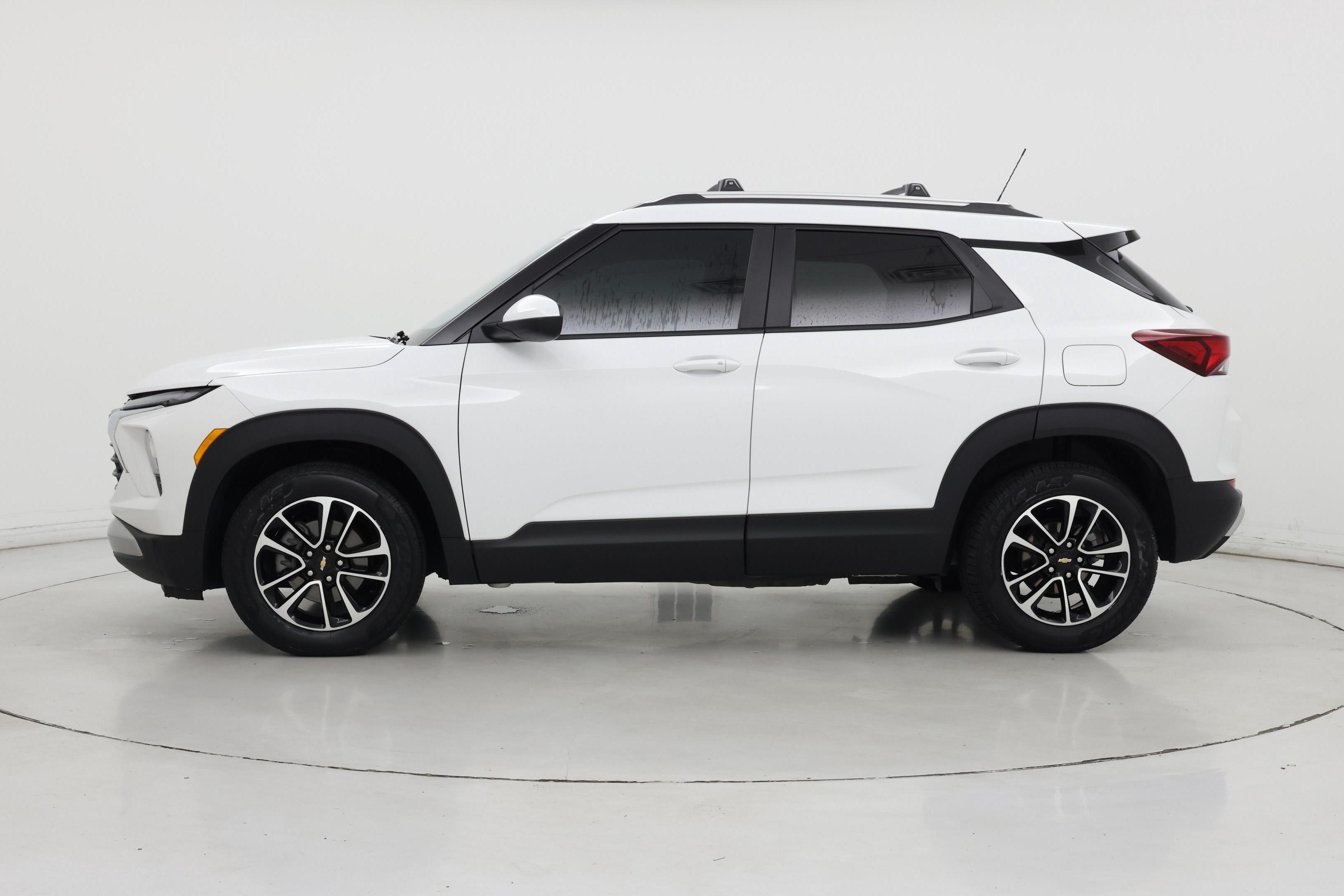 Thumbnail: 2025 Chevrolet TrailBlazer - 3