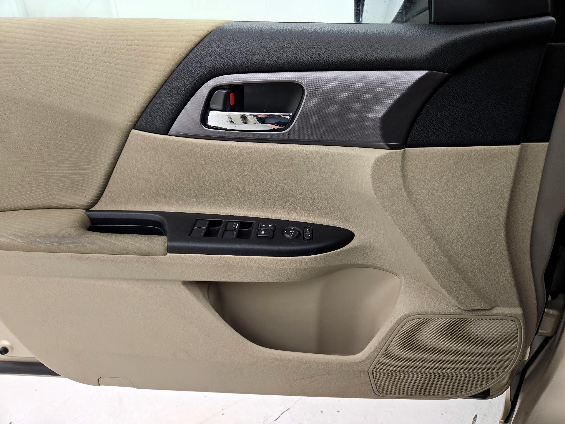 Thumbnail: 2015 Honda Accord - 12