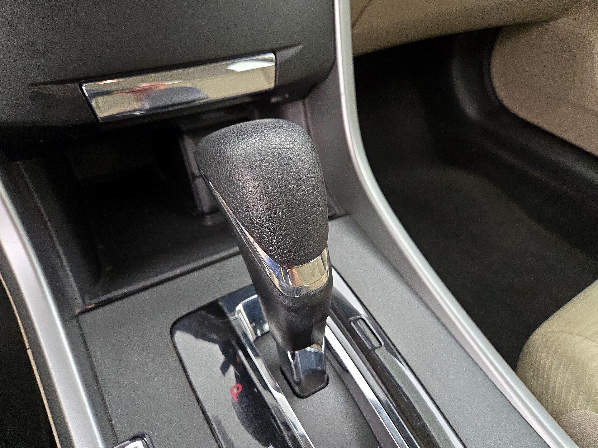 Thumbnail: 2015 Honda Accord - 17