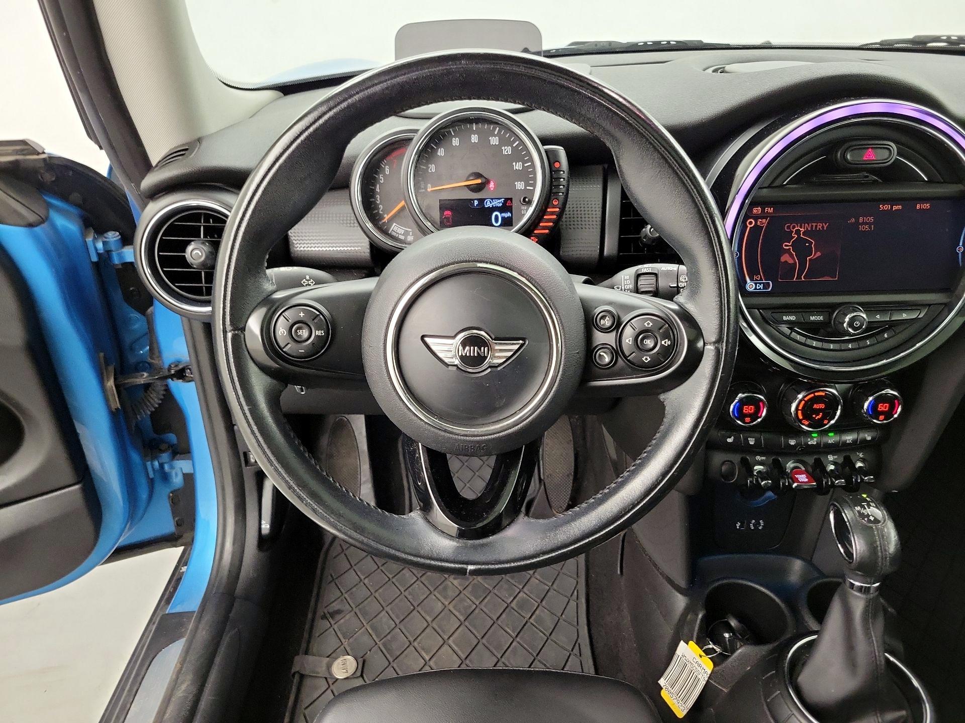 Thumbnail: 2015 MINI Cooper Hardtop - 10