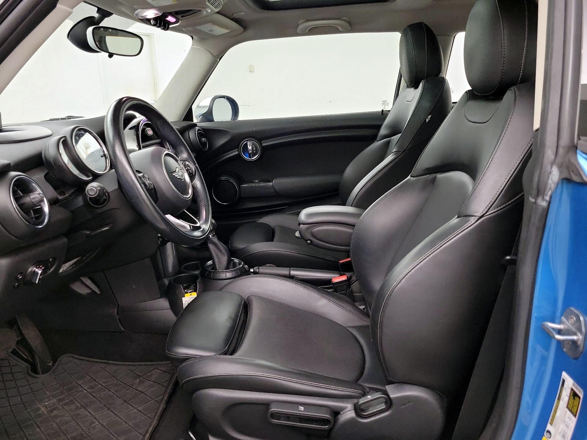 Thumbnail: 2015 MINI Cooper Hardtop - 11