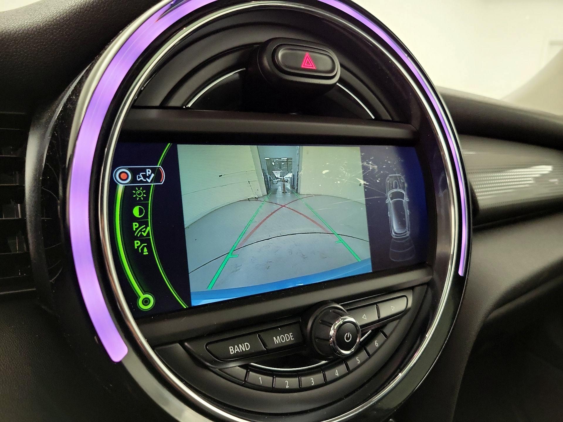Thumbnail: 2015 MINI Cooper Hardtop - 15