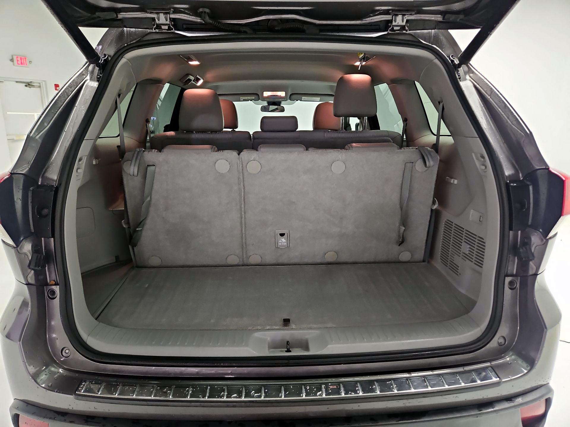 Thumbnail: 2017 Toyota Highlander - 19