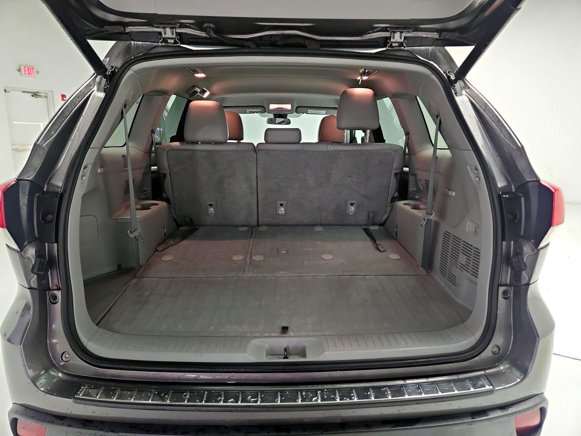 Thumbnail: 2017 Toyota Highlander - 20