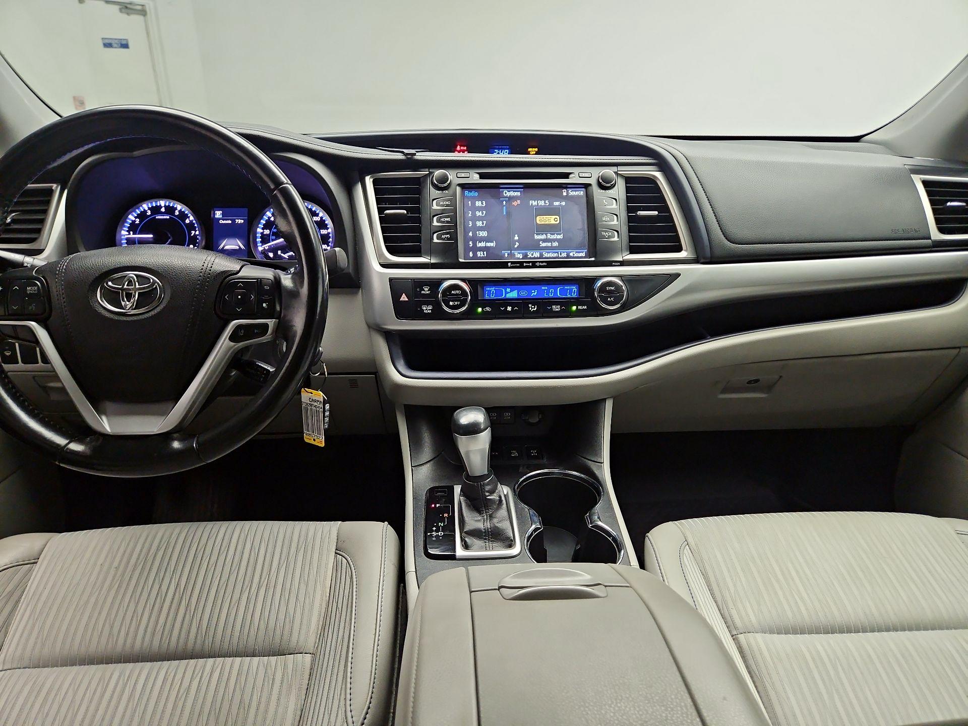 Thumbnail: 2017 Toyota Highlander - 8